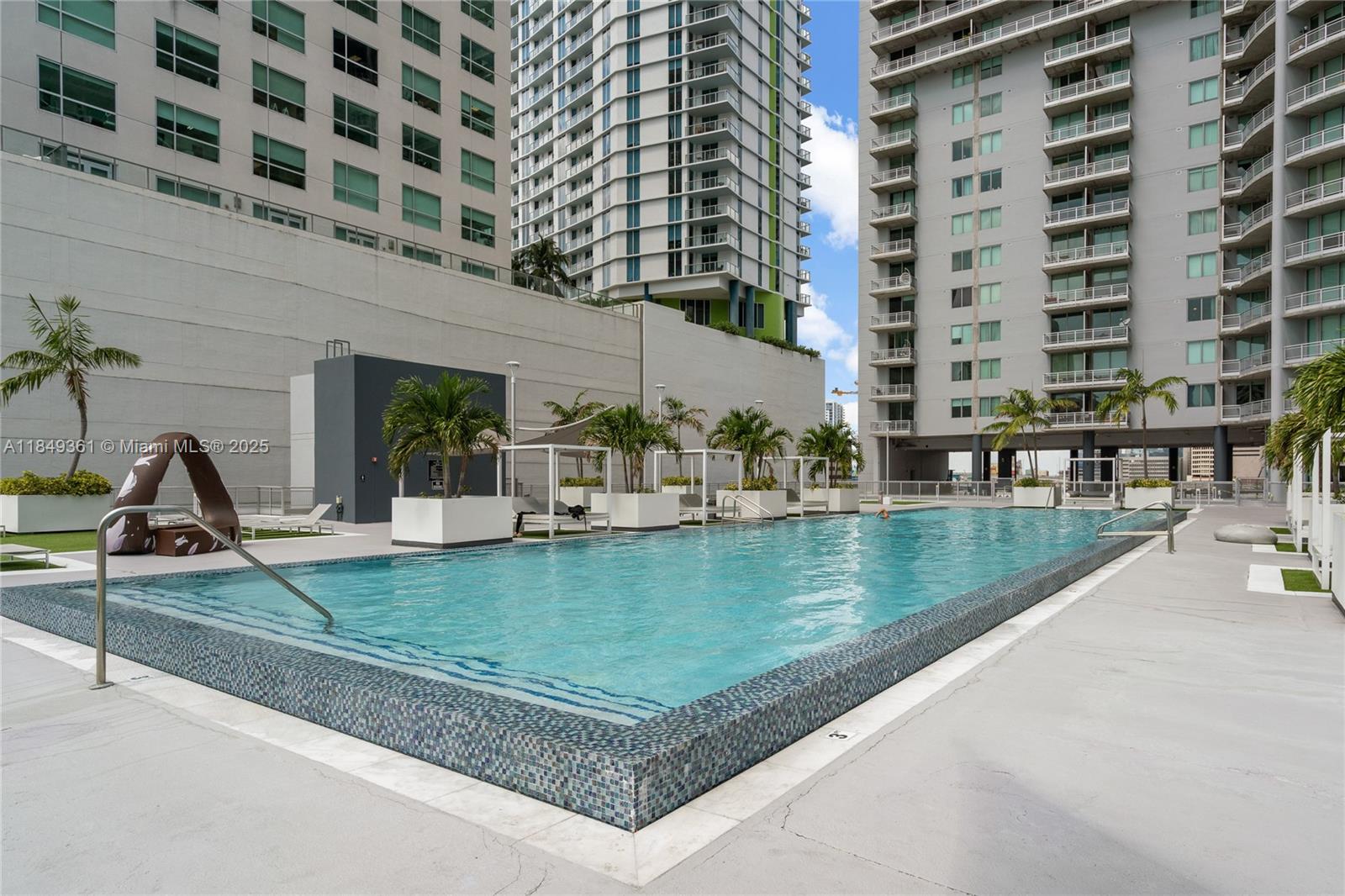 690 SW 1st Ct #2920, Miami FL 33130
