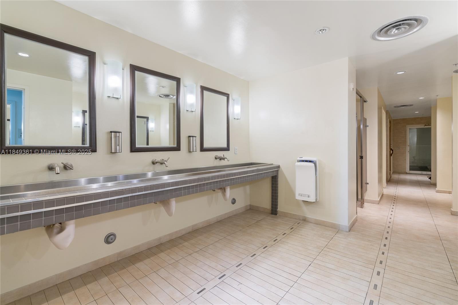 690 SW 1st Ct #2920, Miami FL 33130