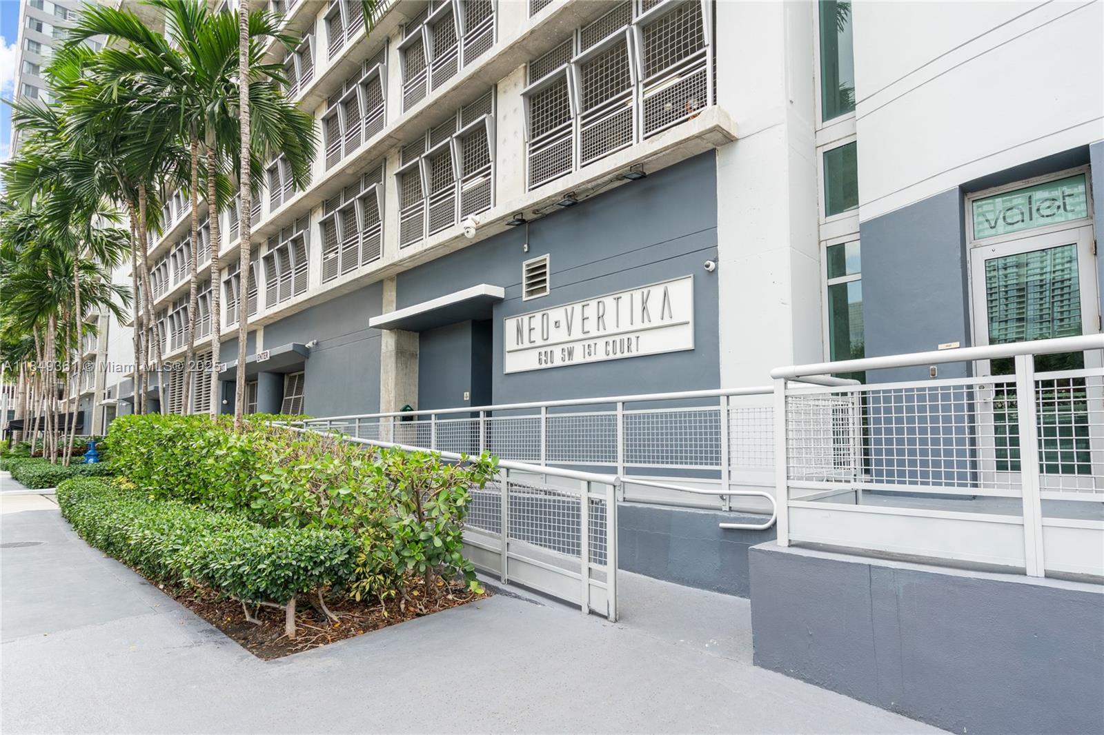 690 SW 1st Ct #2920, Miami FL 33130