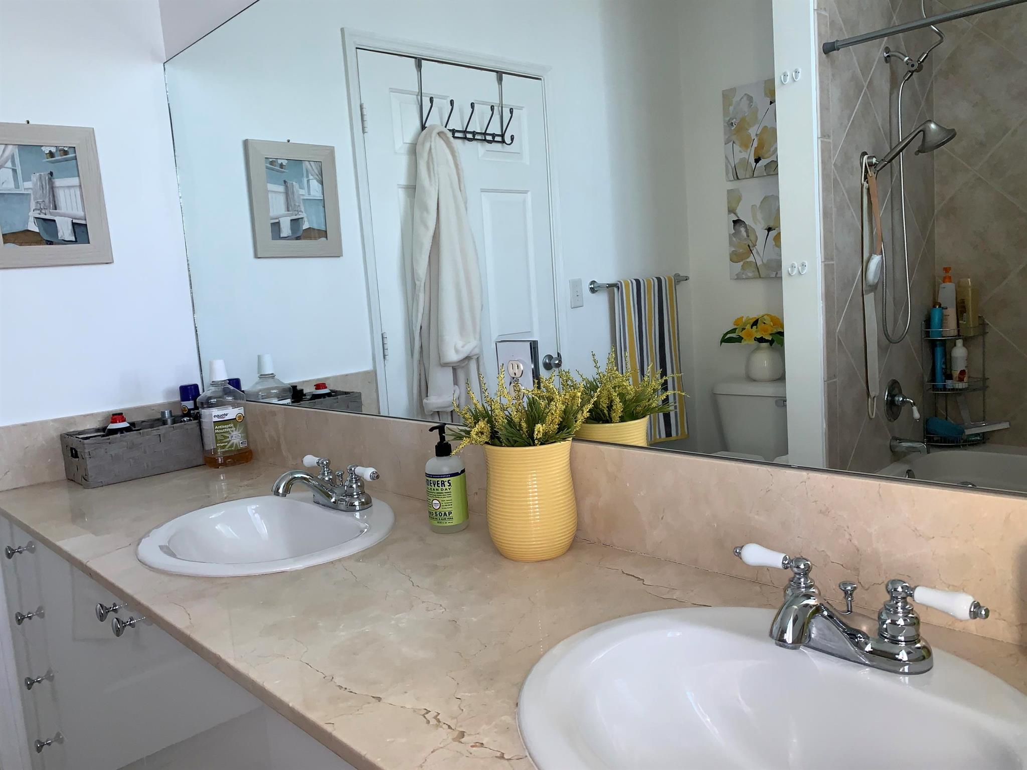 Homes for sale in Lantana, FL | 802 W Windward 415 Way #Ph-15, Lantana, FL 33462 | MLS# R11111544