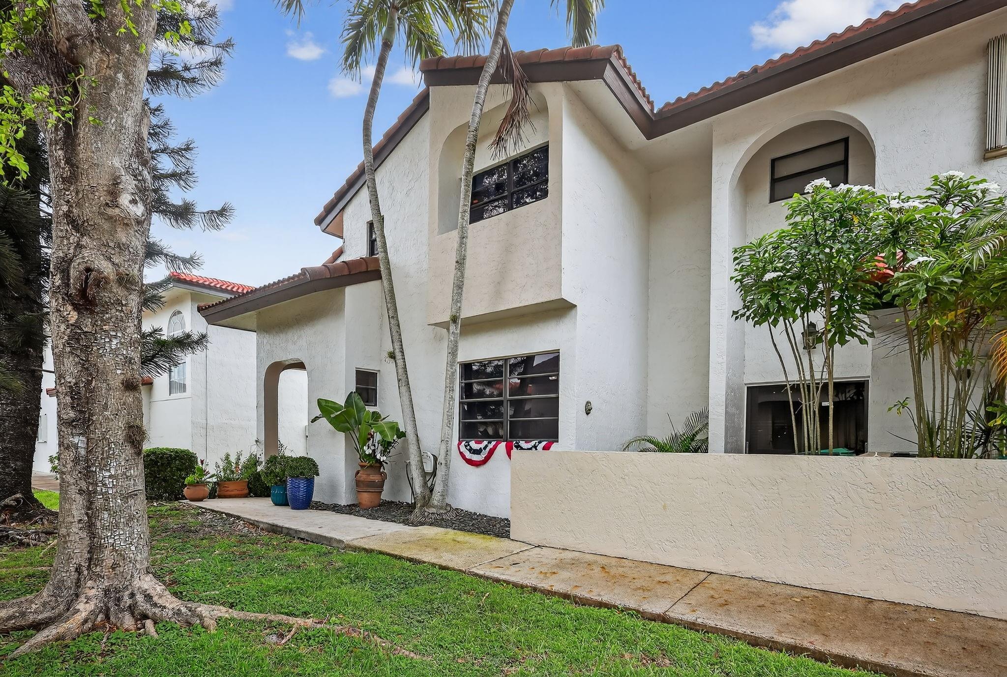 Live in the heart of Lambiance Townhomes in Kendall and enjoy comfort, style, and convenience in this beautifully maintained corner townhouse. This 3-bed, 3-bath residence offers 1,637 sq ft with high ceilings, abundant natural light, a lush garden entry, and a wrap-around yard ideal for indoor-outdoor living. Features include Mexican ceramic tile on the first level, sleek tile upstairs, a glass-enclosed dining area, and a spacious kitchen. Just minutes to Dadeland Mall, top schools, and major expressways for easy commuting. Perfect for families and professionals seeking a prime Kendall lifestyle.