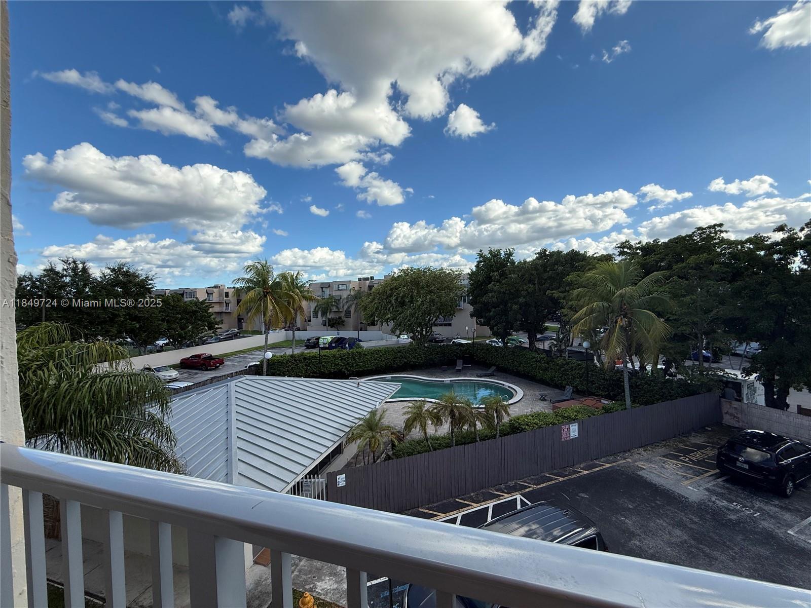 10900-sw-104th-st-323-miami-fl-33176/hzid_bb9d3757
