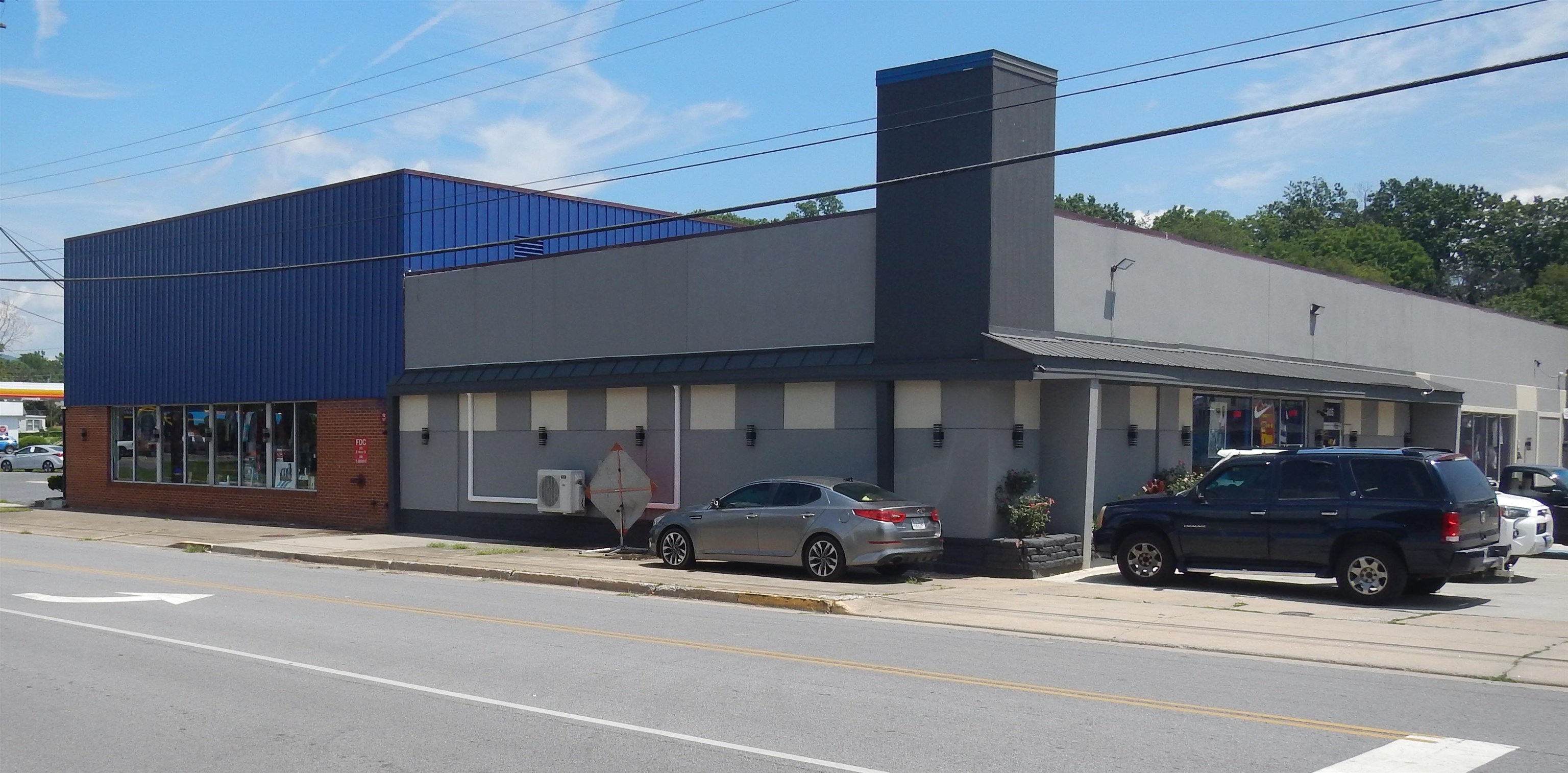 305 Main St