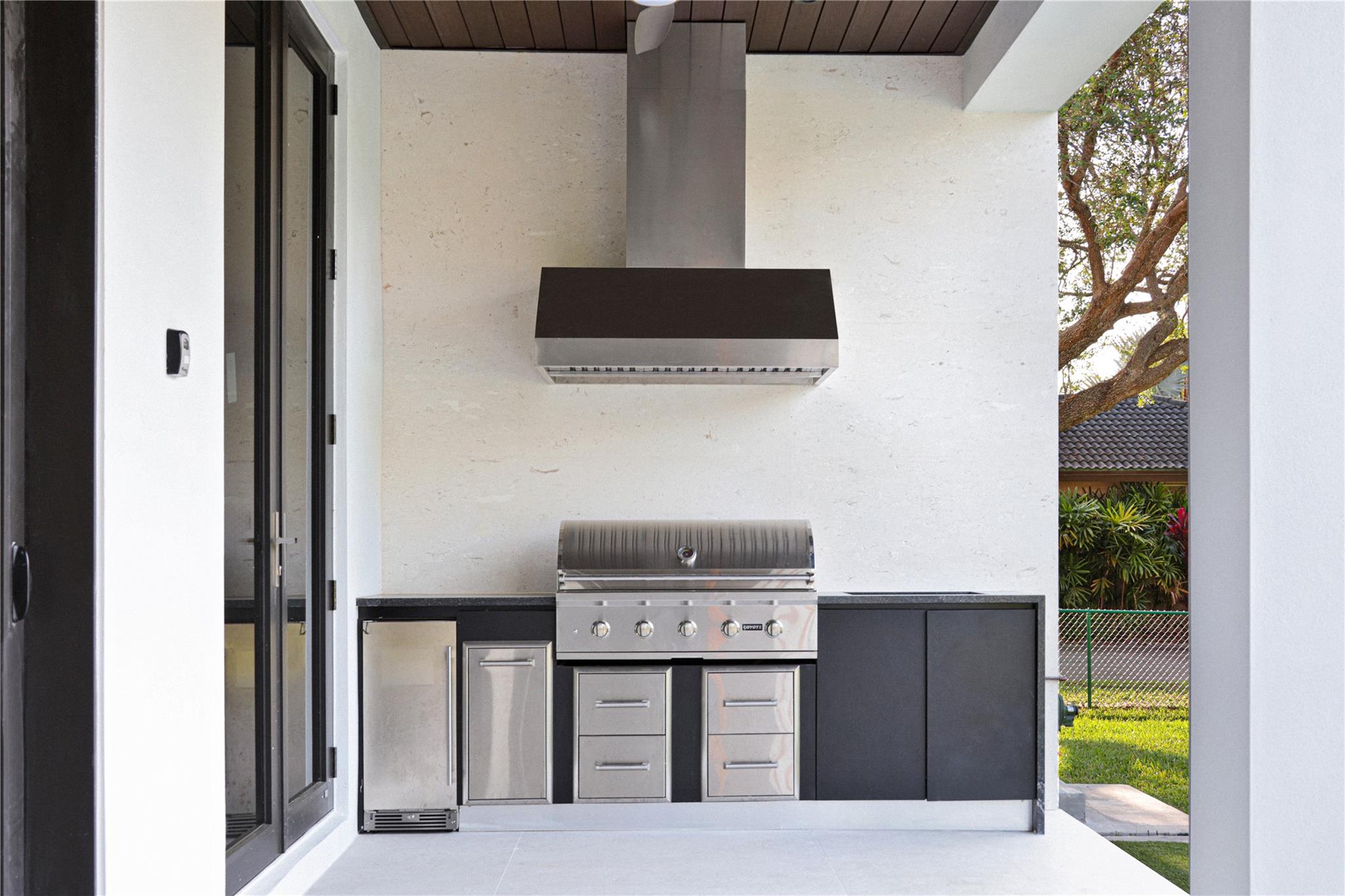 Outside BBQ/Summer Kitchen