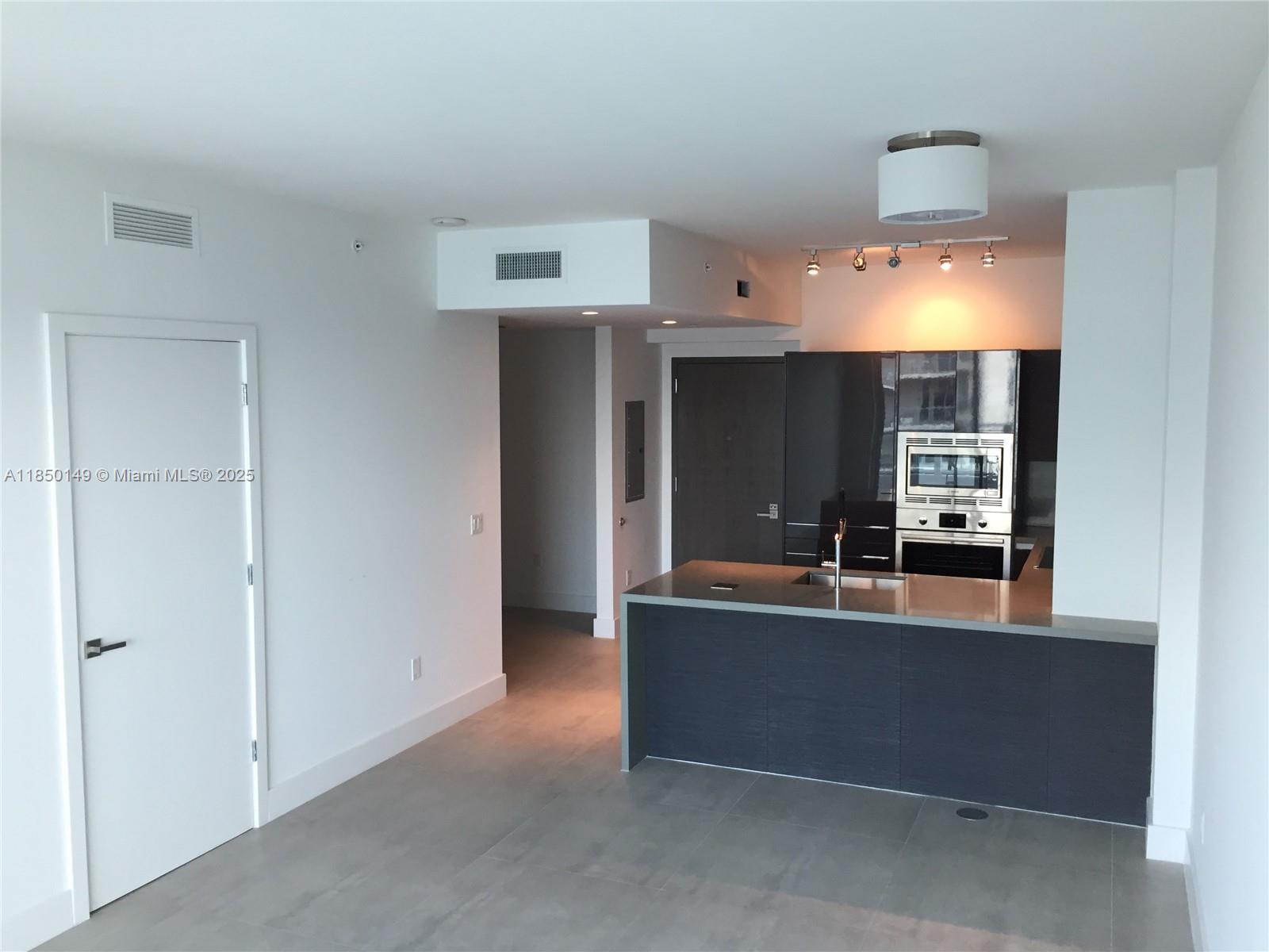 Apartamento à Venda em Miami, FL