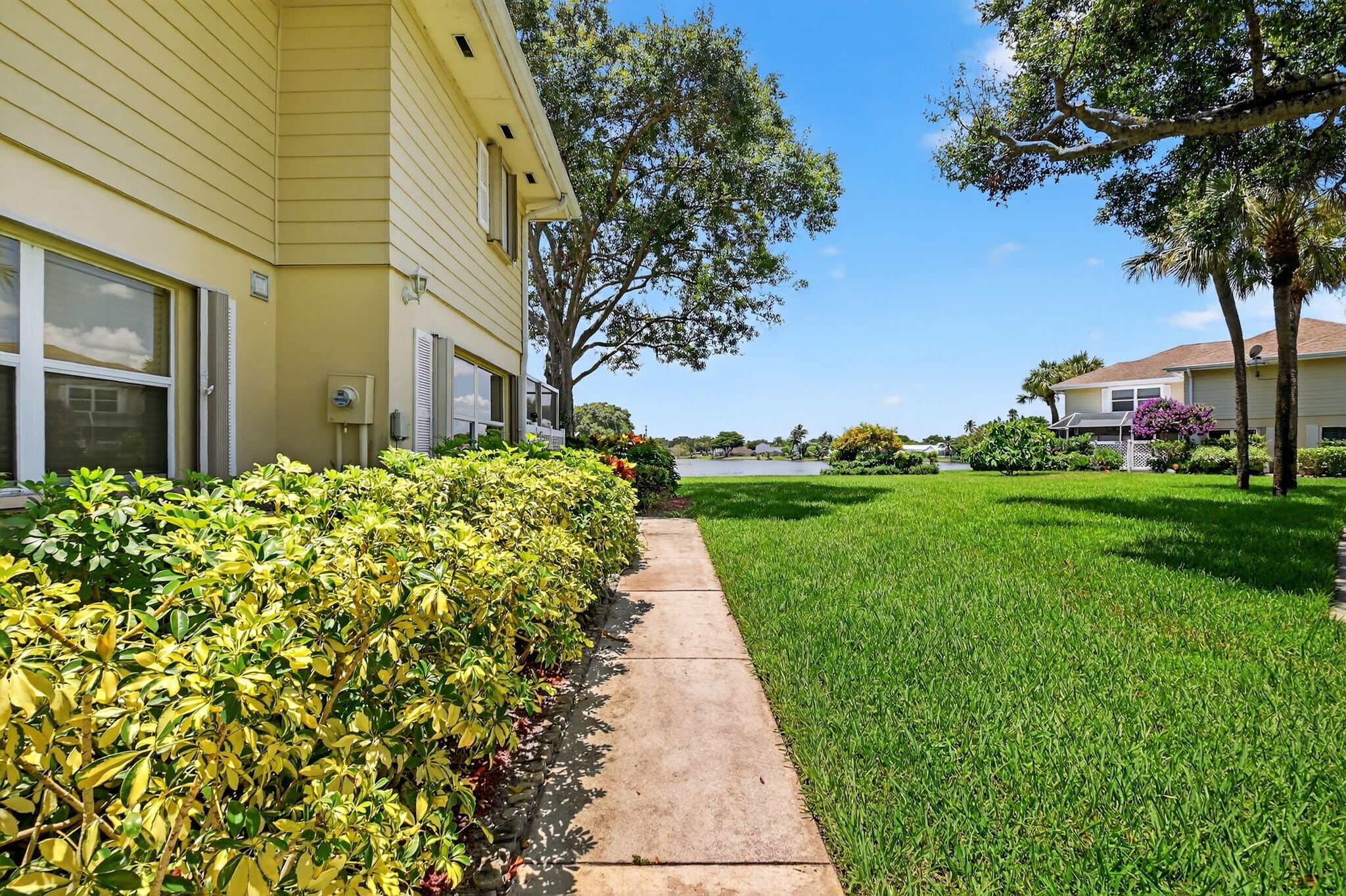 Wellesley At Boynton