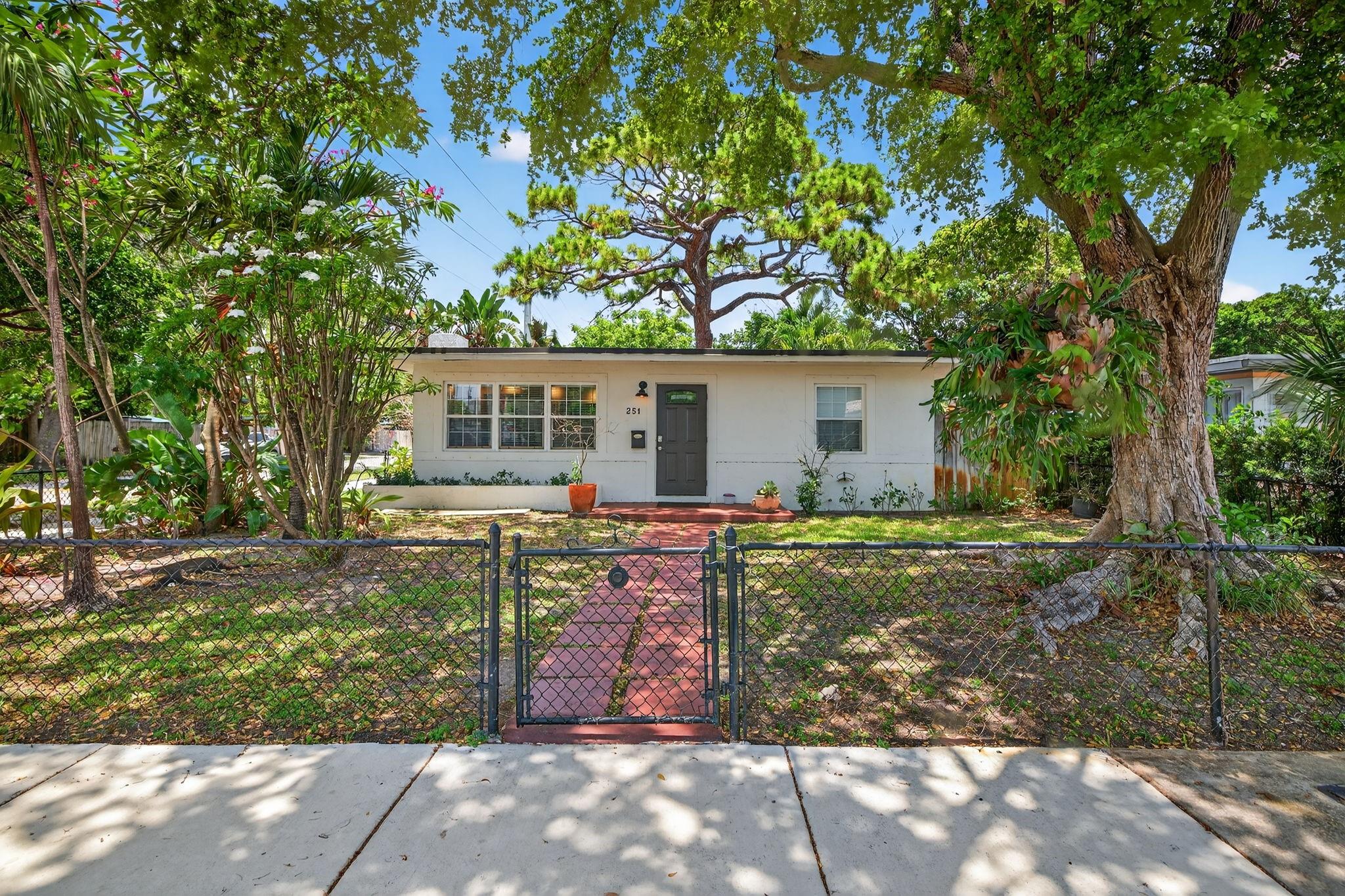 251 Sw 22nd Street Fort Lauderdale FL 33315 | F10518076