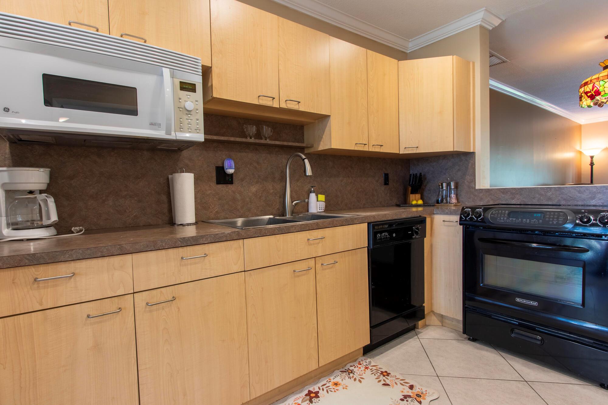 Homes for sale in Boca Raton, FL | 8666 Bella Vista Dr #111, Boca Raton, FL 33433 | MLS# R11112035