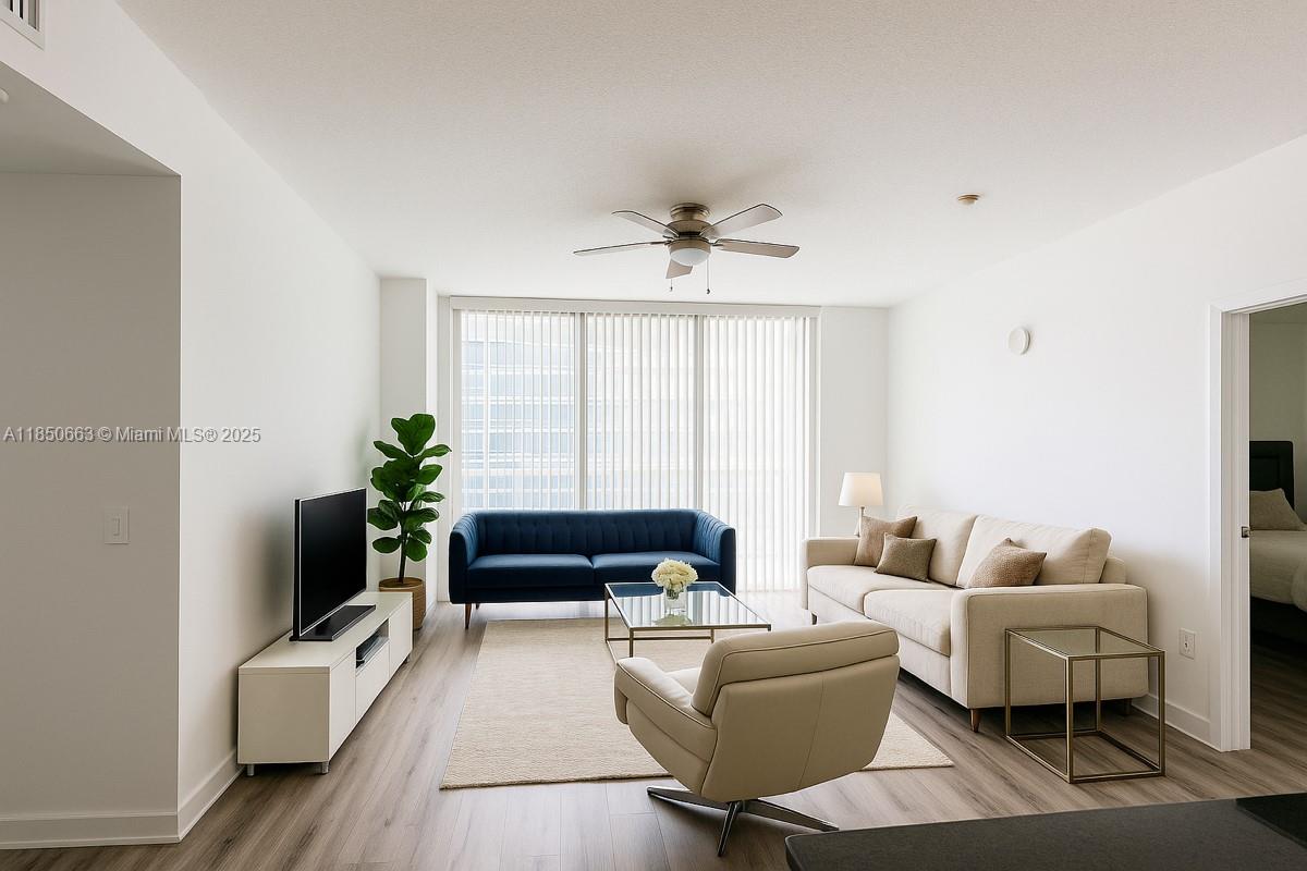 The Axis On Brickell Cond