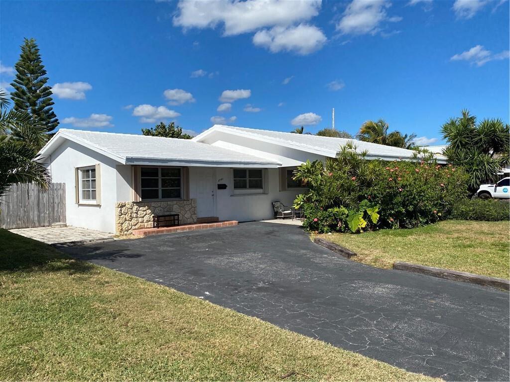 Homes for sale in Lighthouse Point, FL | 2741 2745 Ne 30th Avenue, Lighthouse Point, FL 33064 | MLS# R11112160