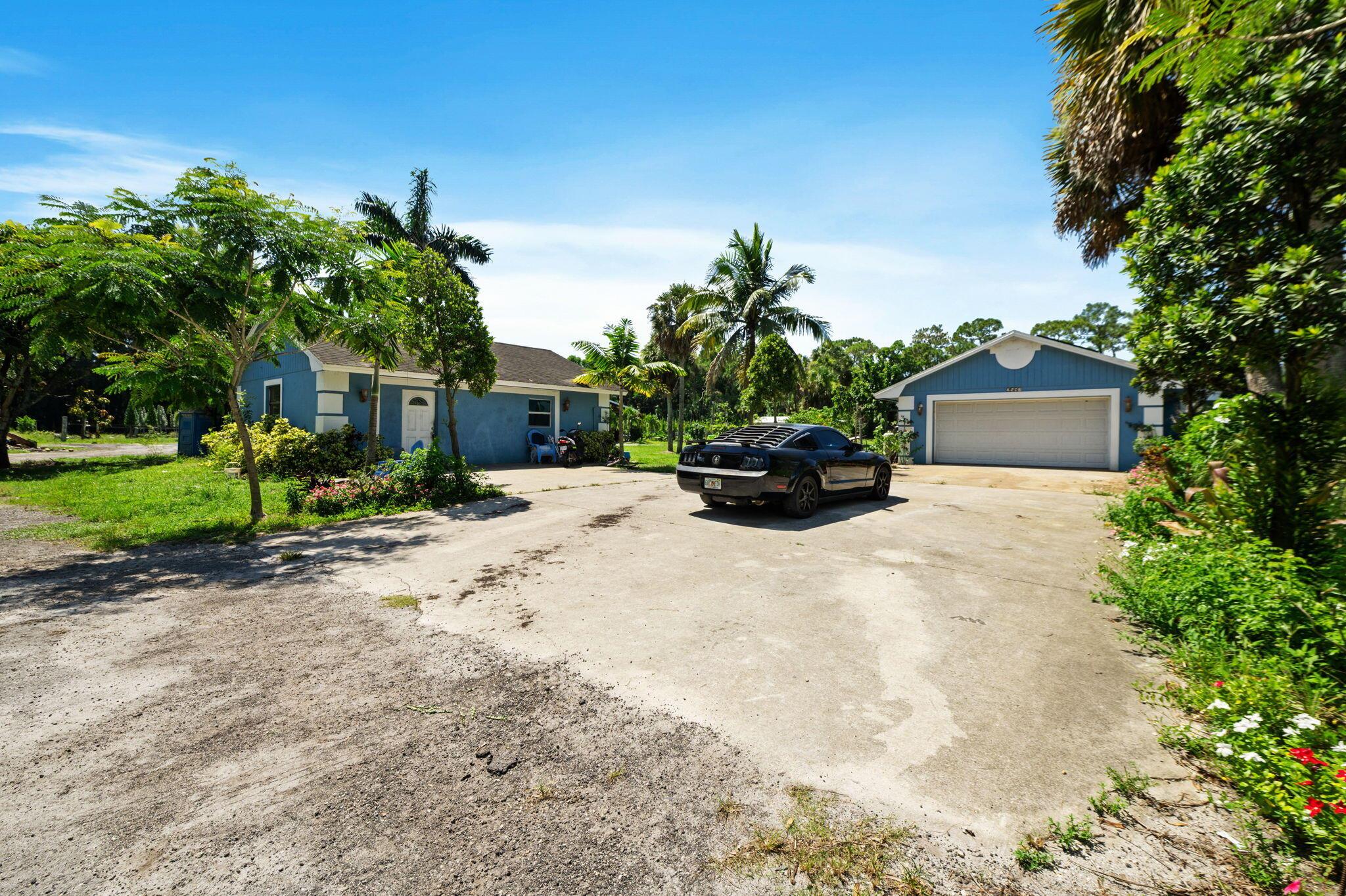 Homes for sale in Loxahatchee Groves, FL | 2587 E Road, Loxahatchee Groves, FL 33470 | MLS# R11112180