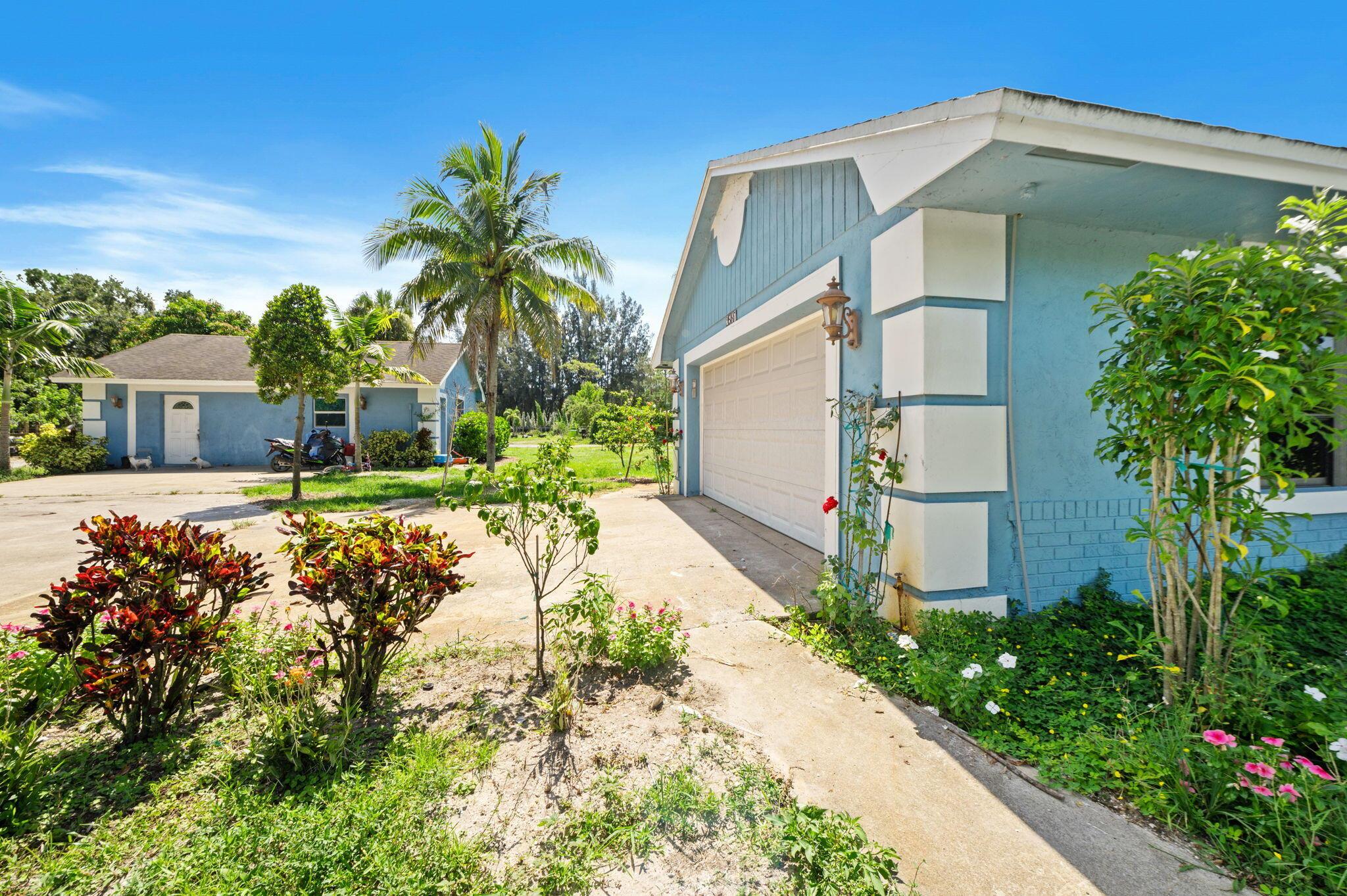 Homes for sale in Loxahatchee Groves, FL | 2587 E Road, Loxahatchee Groves, FL 33470 | MLS# R11112180