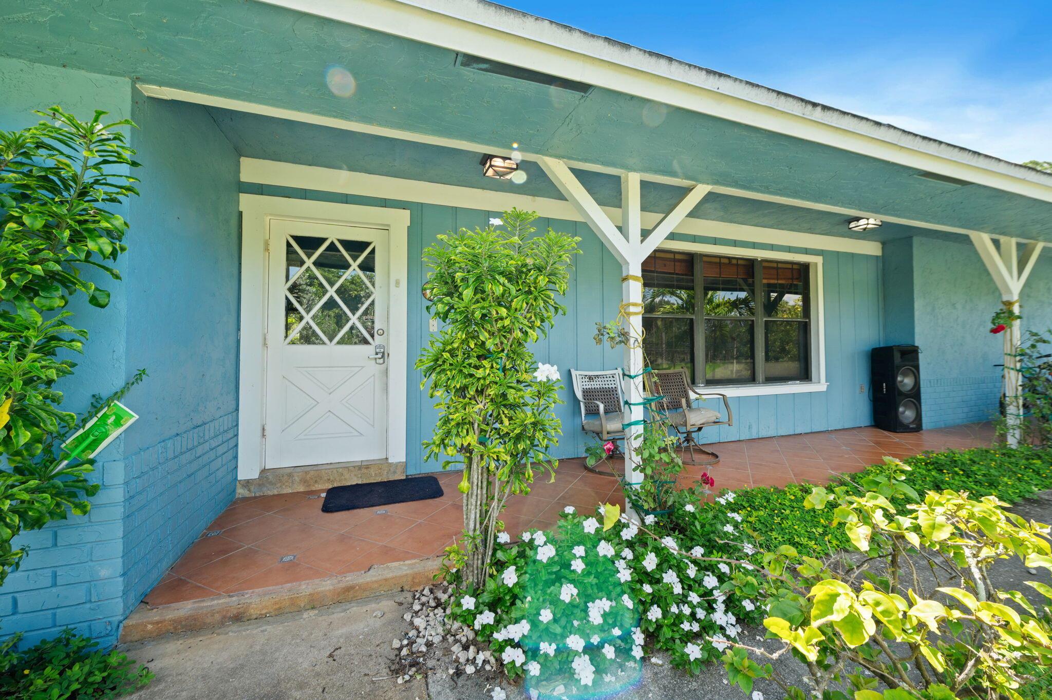 Homes for sale in Loxahatchee Groves, FL | 2587 E Road, Loxahatchee Groves, FL 33470 | MLS# R11112180