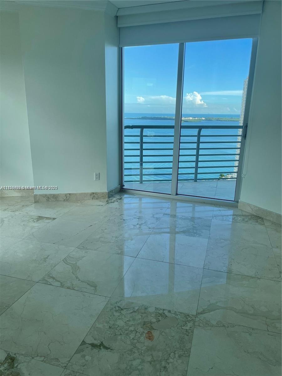 325 S Biscayne Blvd #3526, Miami FL 33131