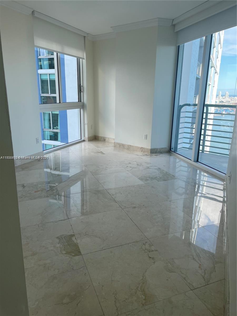 325 S Biscayne Blvd #3526, Miami FL 33131