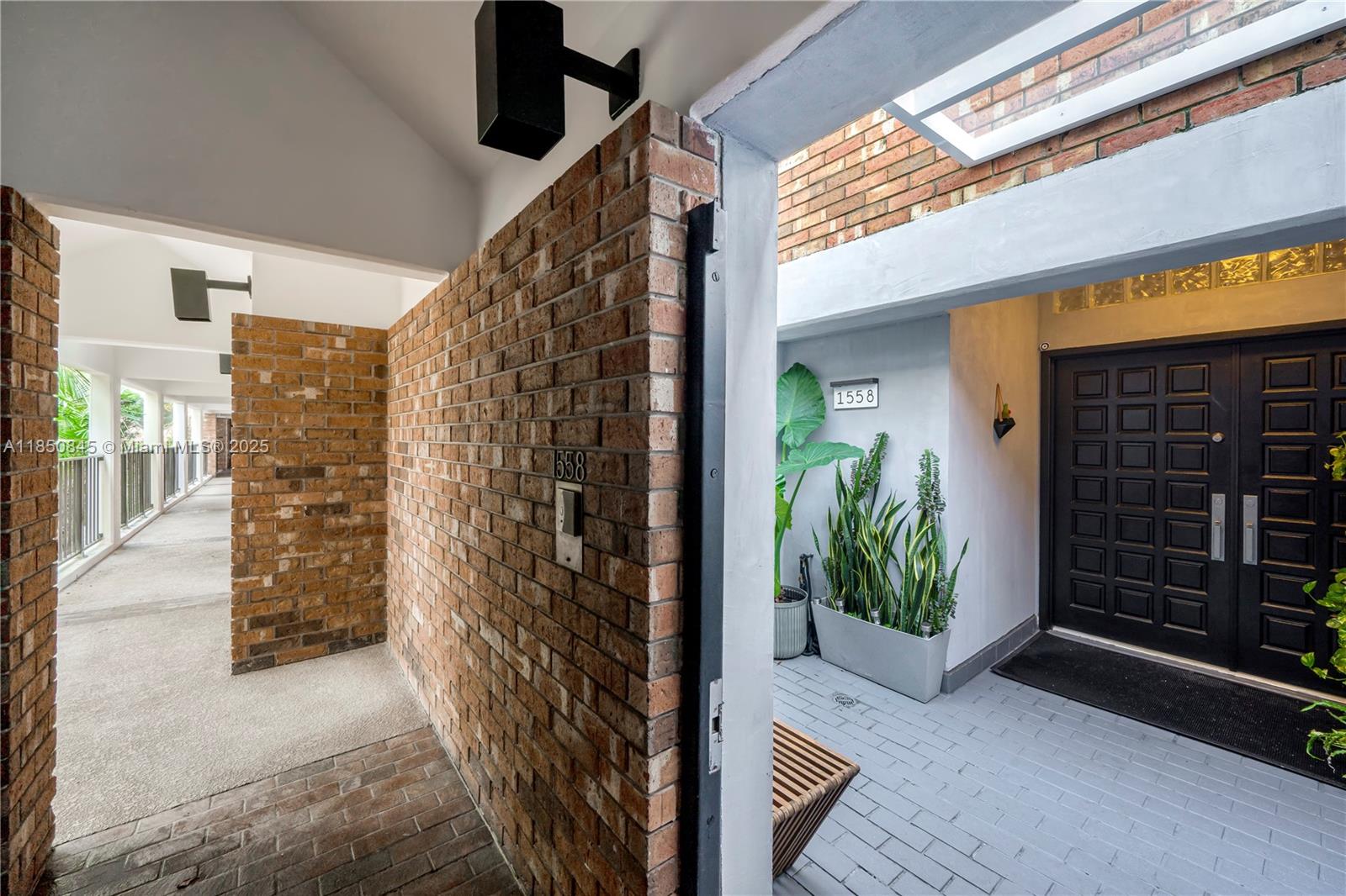 Towers Quayside Ct-Yard V