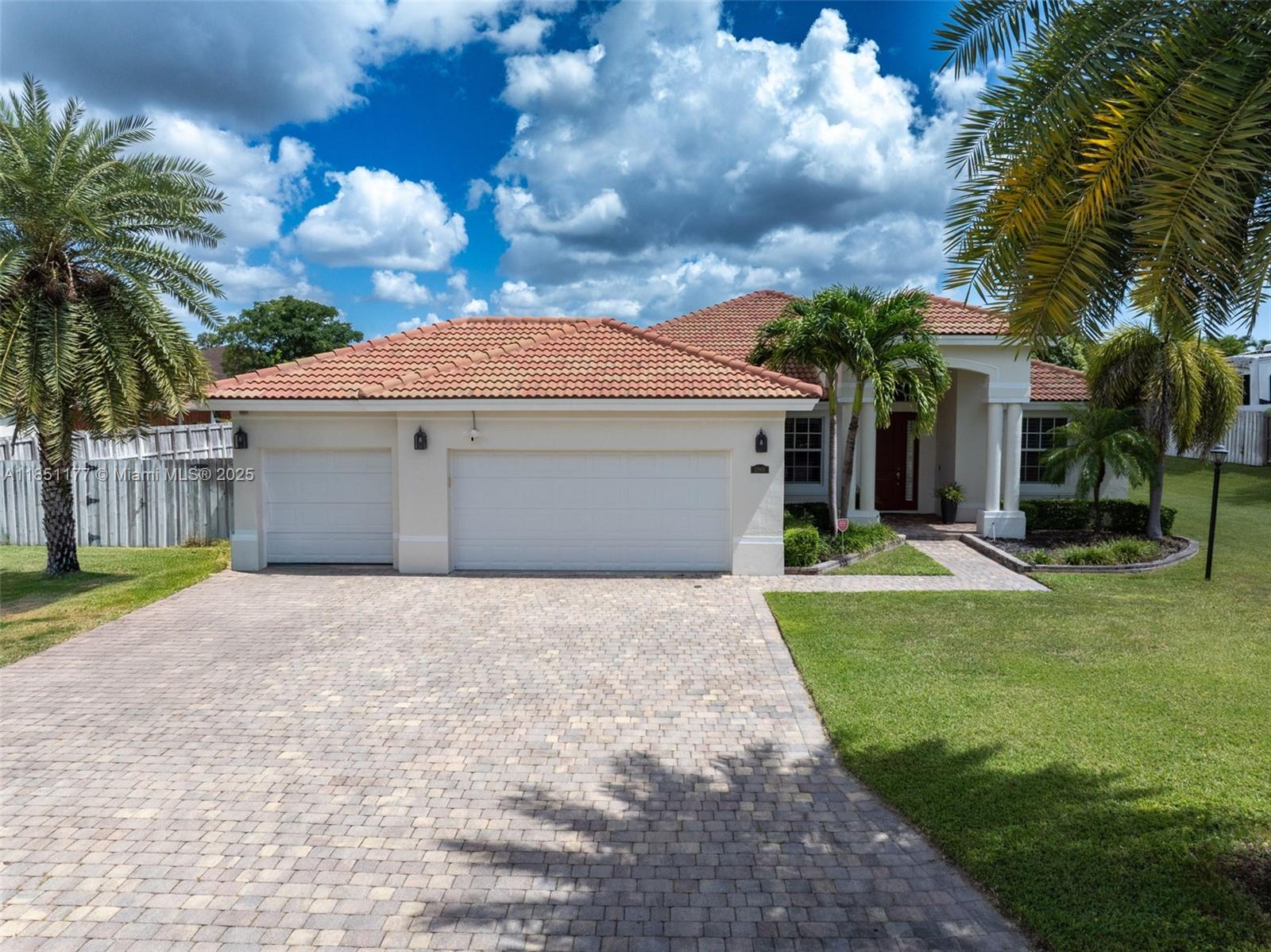 Estate Mansions 1St Addn