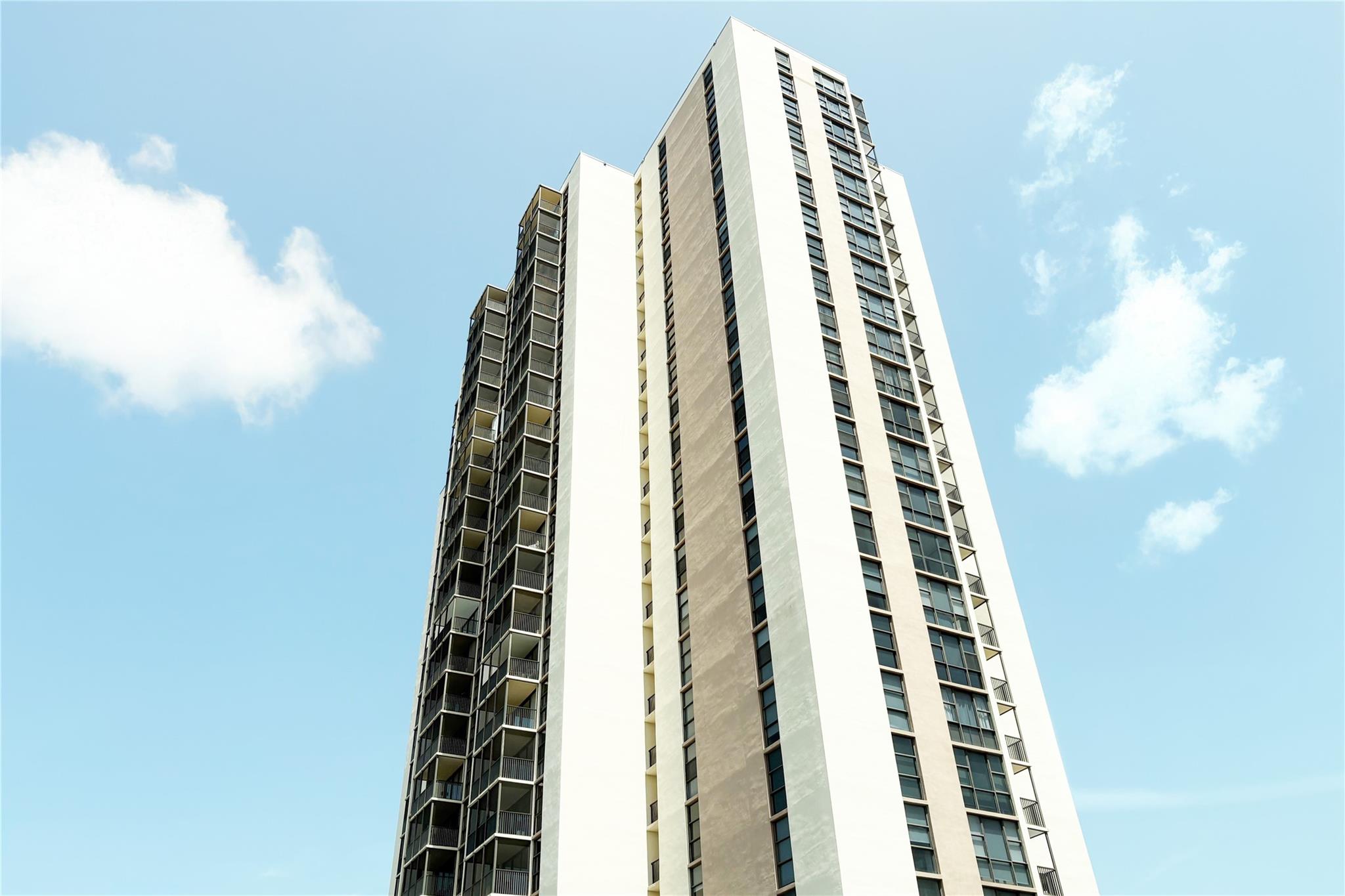 Coronado Cond - Tower III