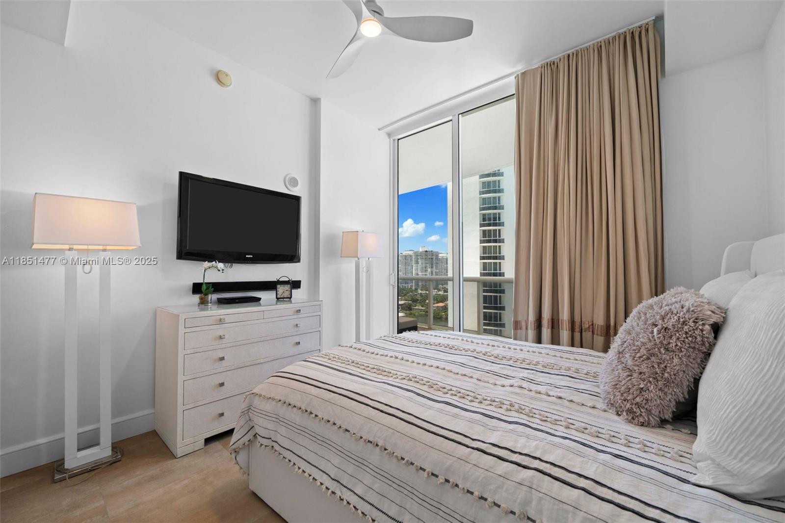 15901 Collins Ave #1502, Sunny Isles Beach FL 33160