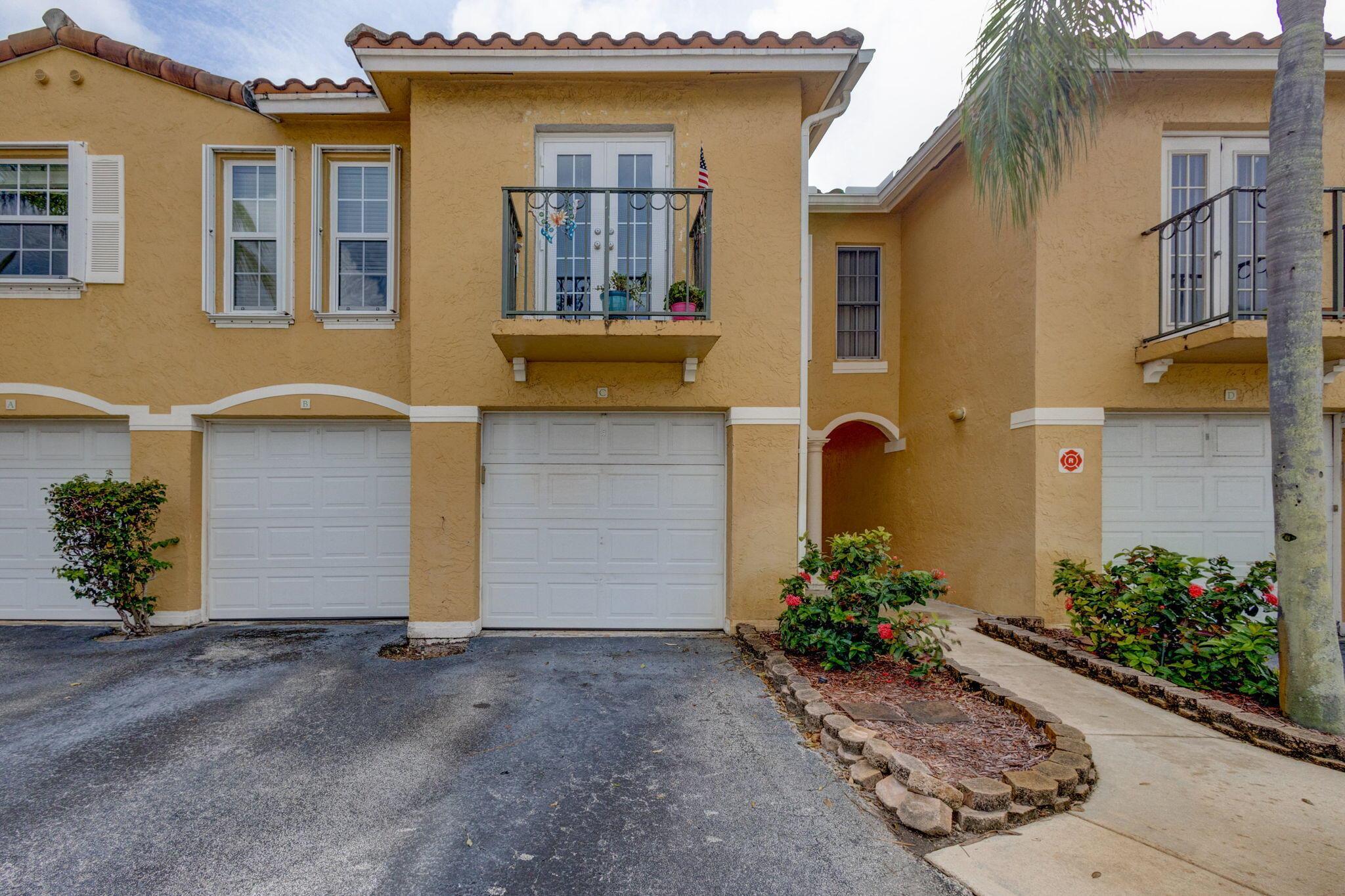 Homes for sale in Lake Park, FL | 1040 Lake Shore Dr #202, Lake Park, FL 33403 | MLS# R11112530