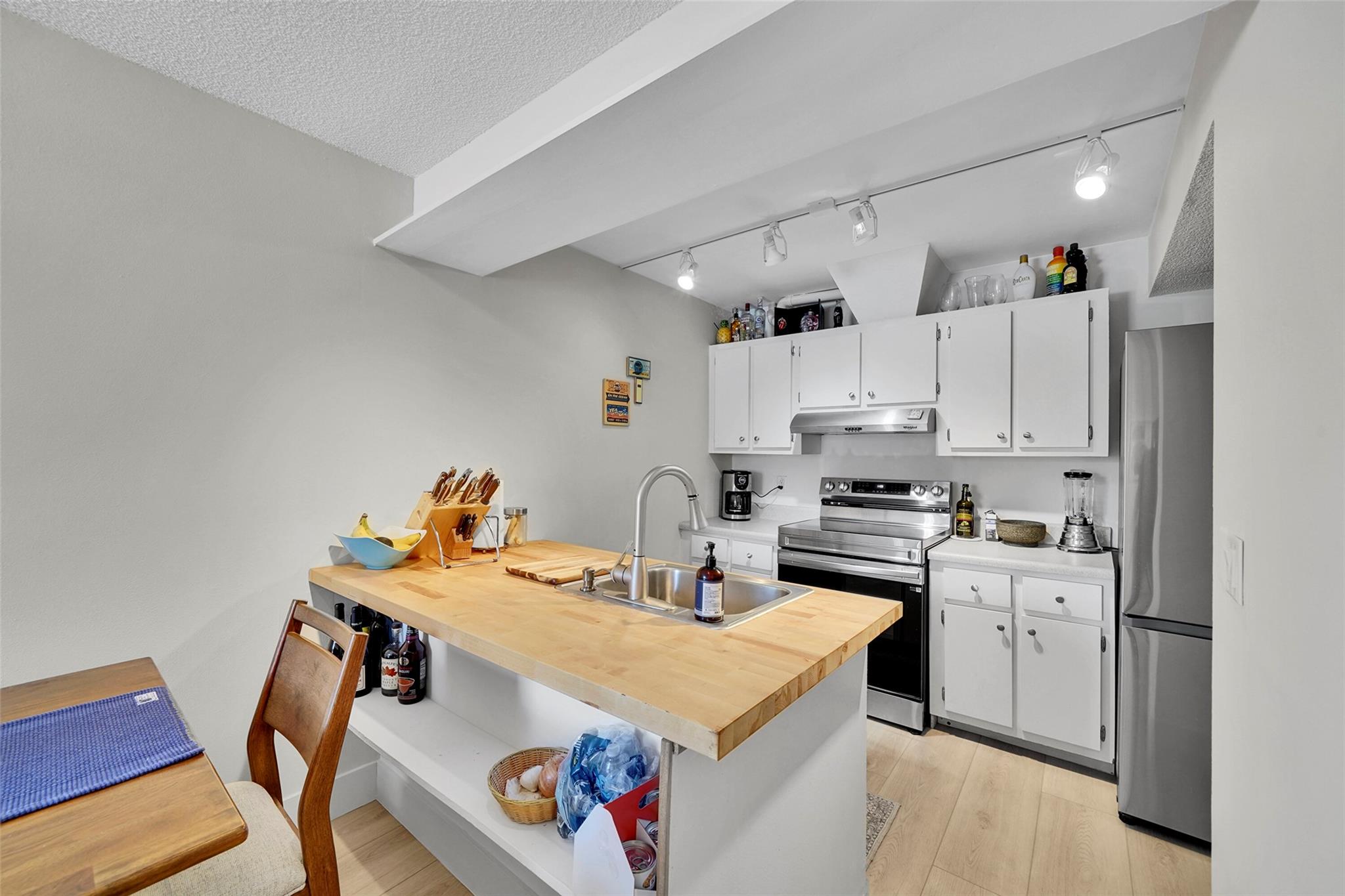 Homes for sale in Wilton Manors, FL | 670 Kensington Pl #5B, Wilton Manors, FL 33305 | MLS# F10518438