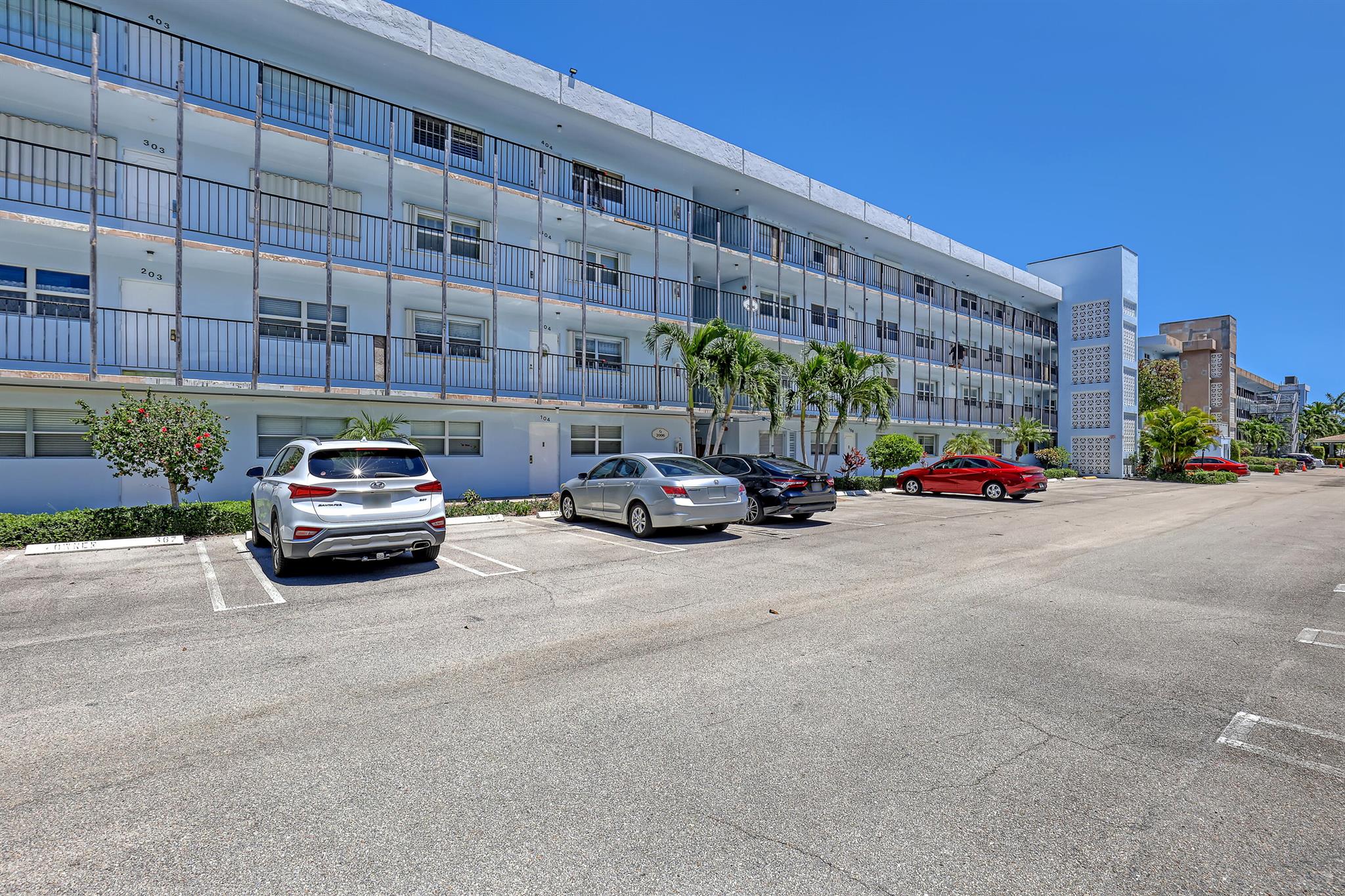 Homes for sale in Boynton Beach, FL | 2006 S Federal Hwy #205, Boynton Beach, FL 33435 | MLS# R11112602