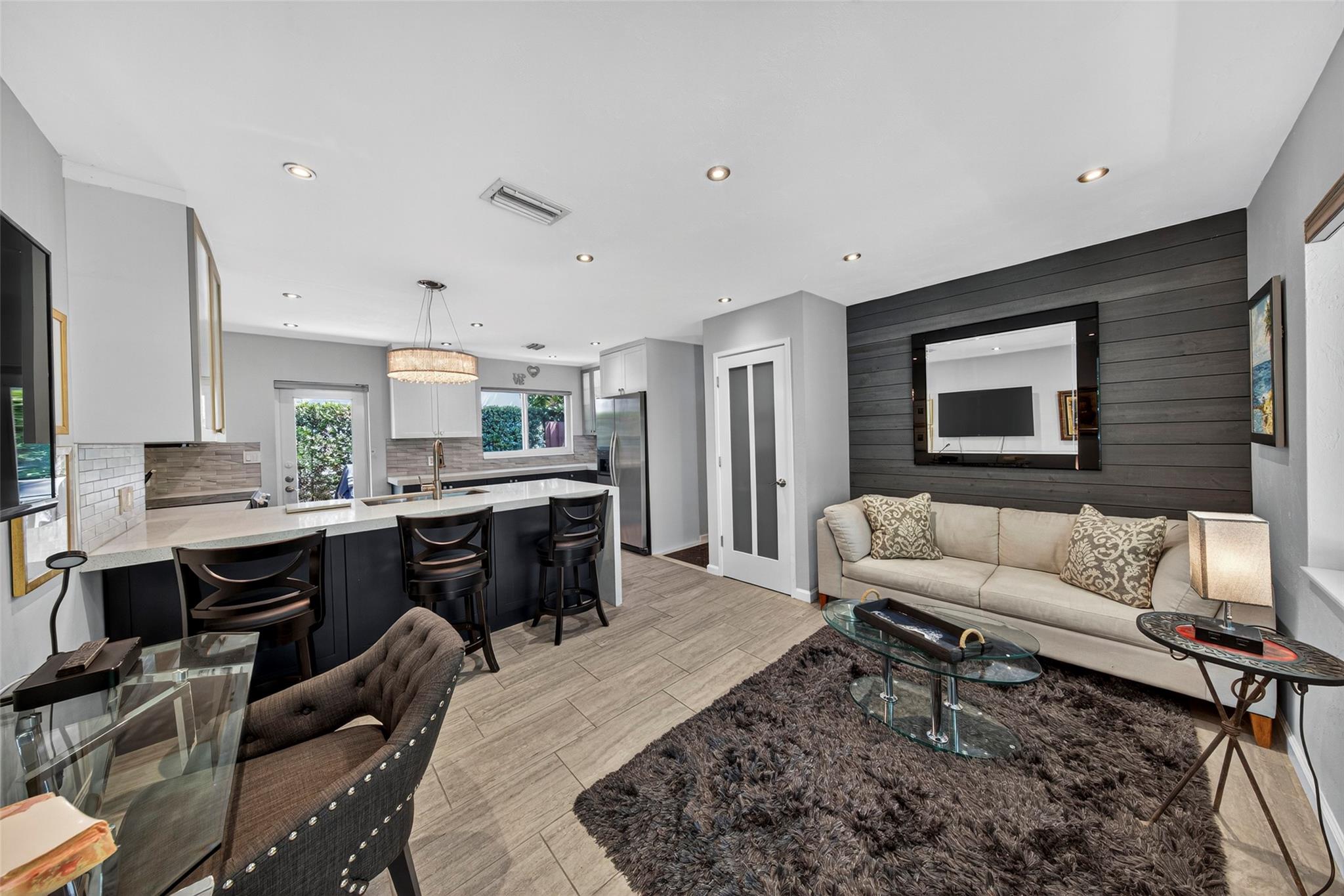 303 NE 15th Street A