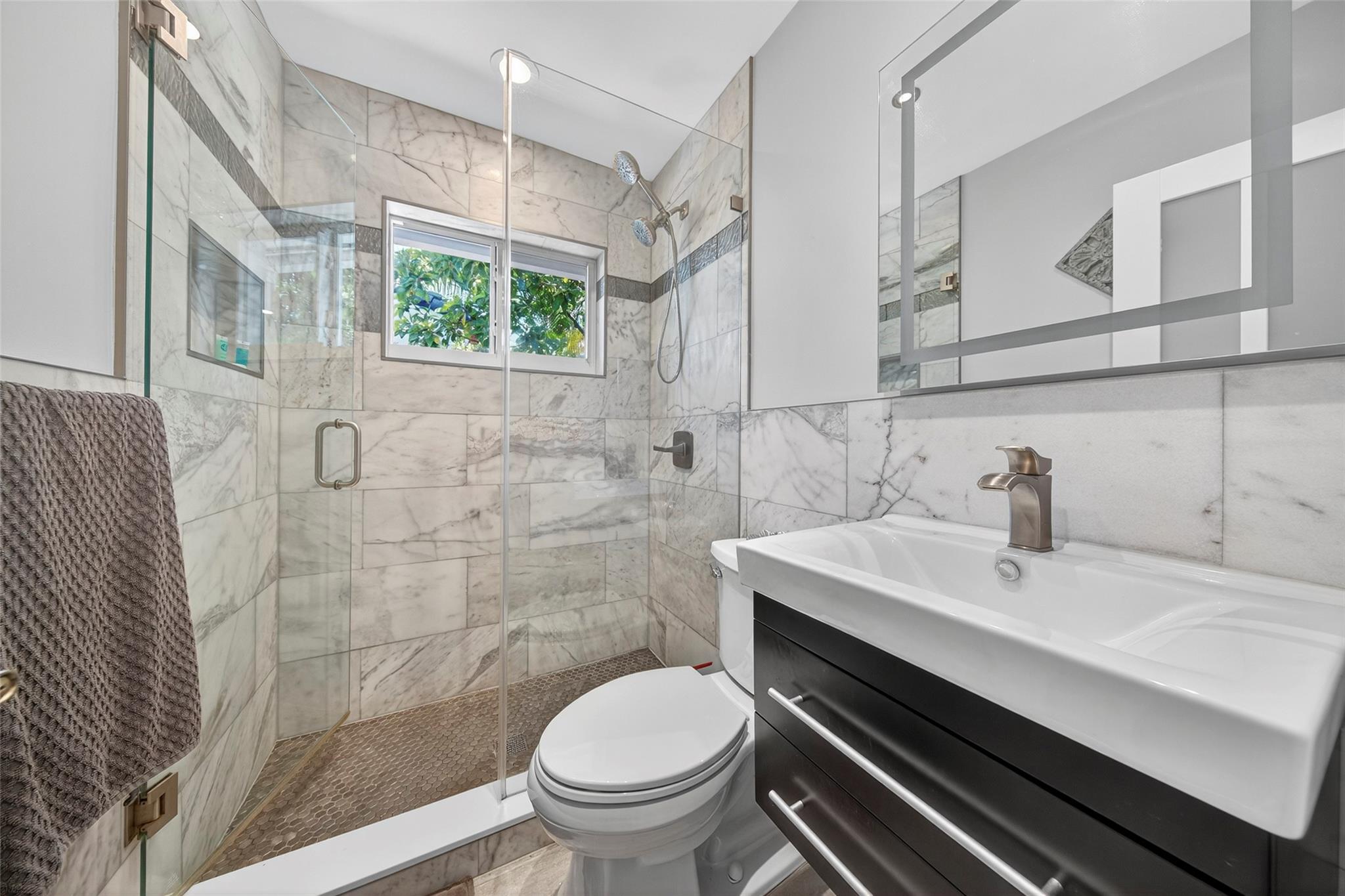 303 NE 15th Street A