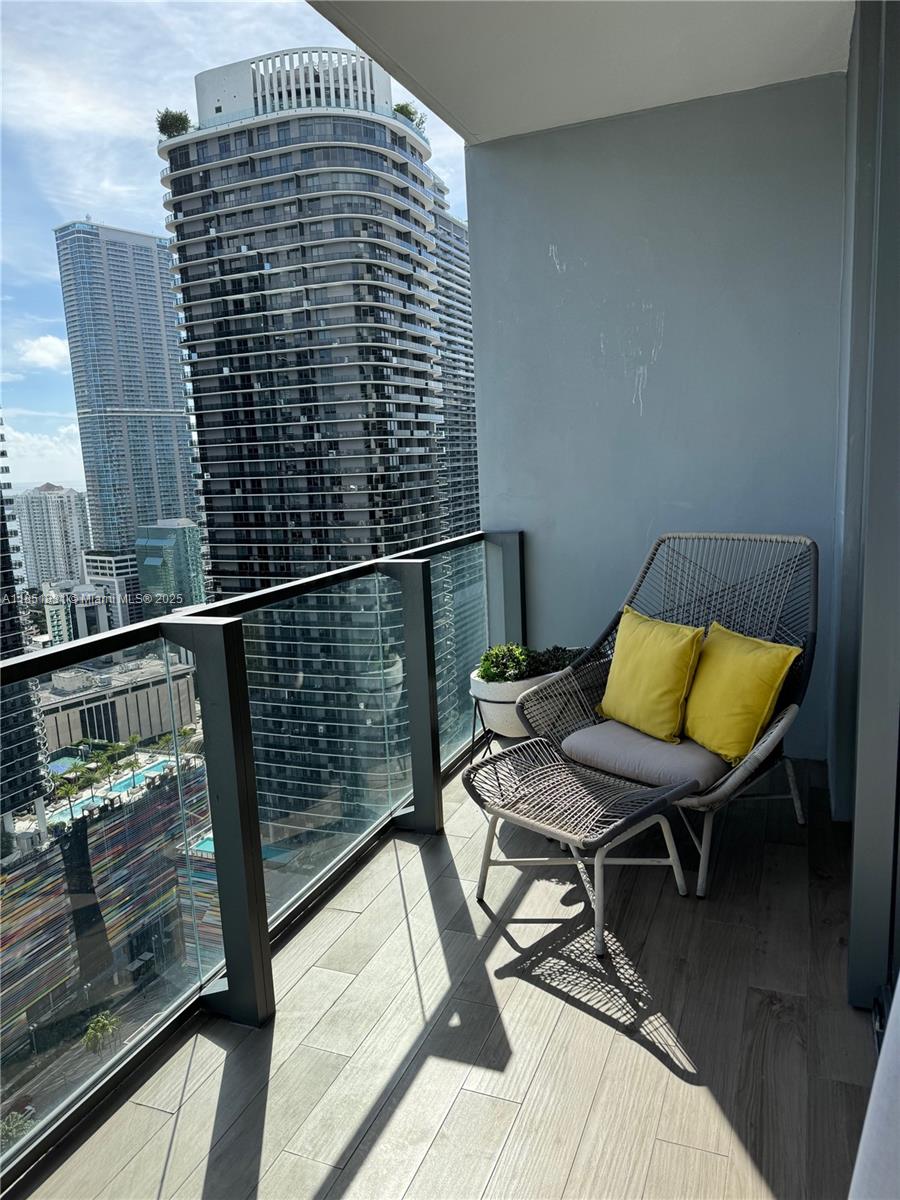 88 SW 7th St #3007, Miami FL 33130