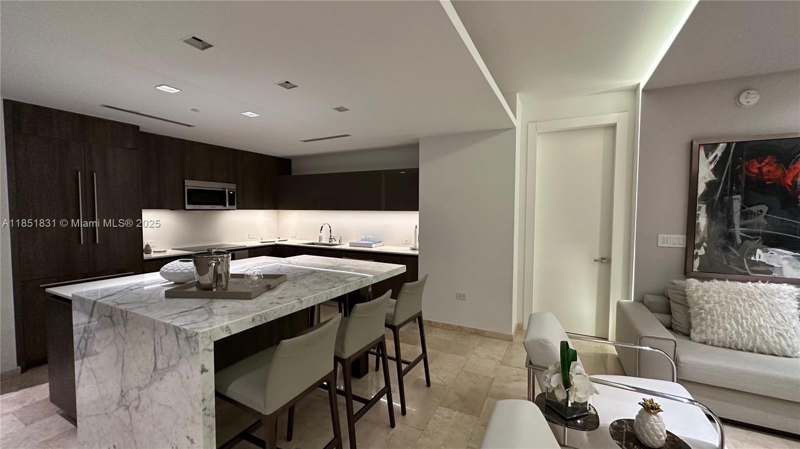 88 SW 7th St #3007, Miami FL 33130