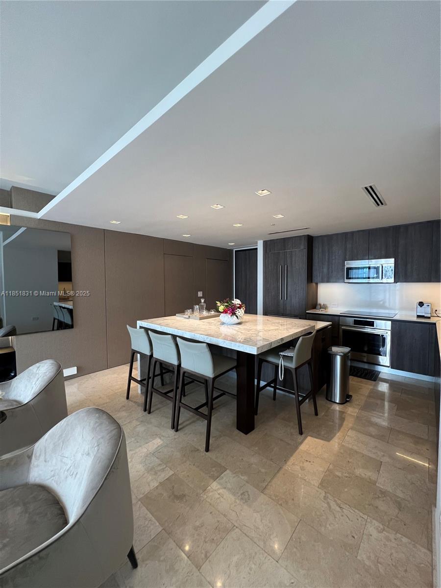 88 SW 7th St #3007, Miami FL 33130