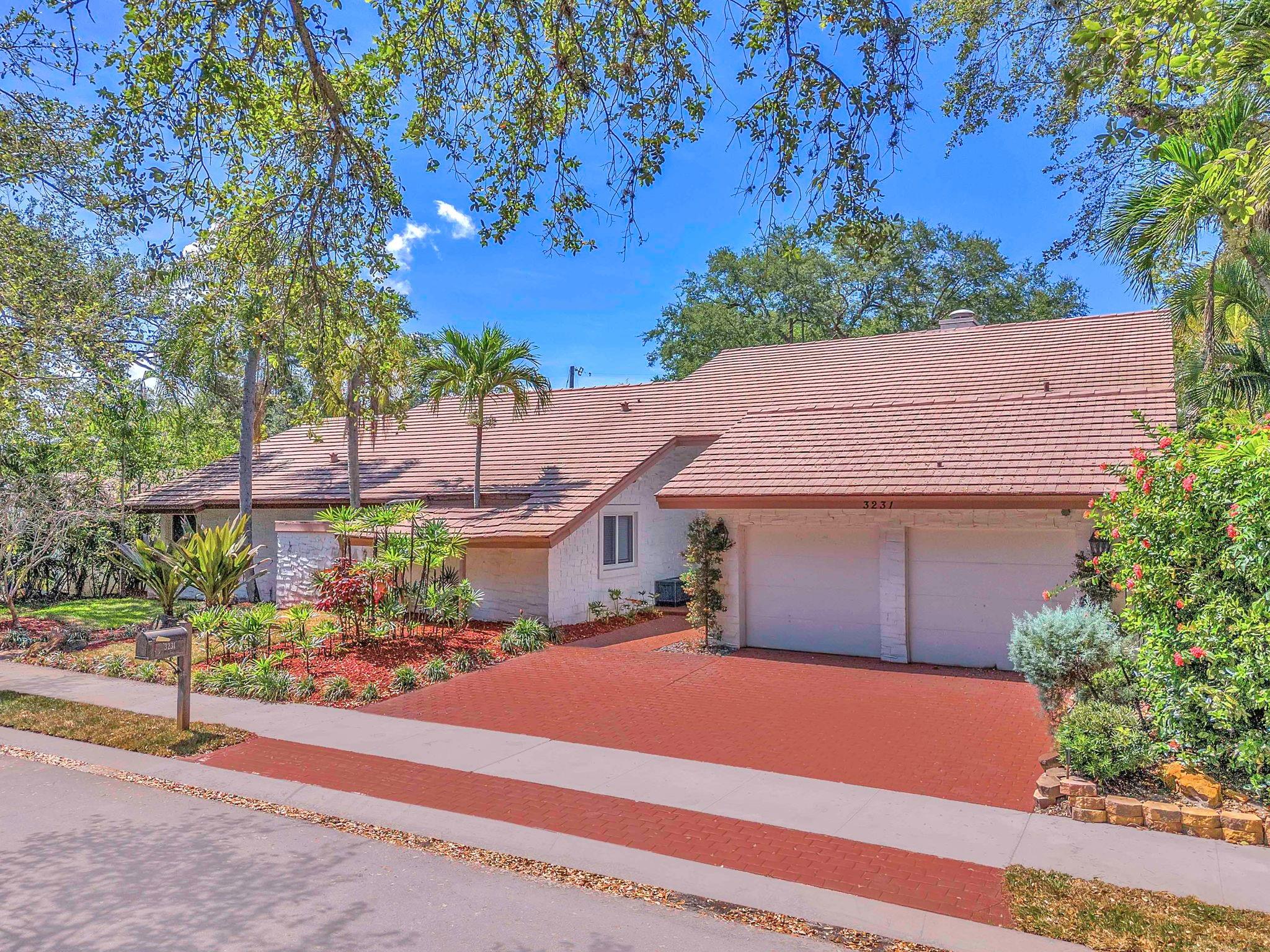 Homes for sale in Hollywood, FL | 3231 N 38th St, Hollywood, FL 33021 | MLS# F10518588