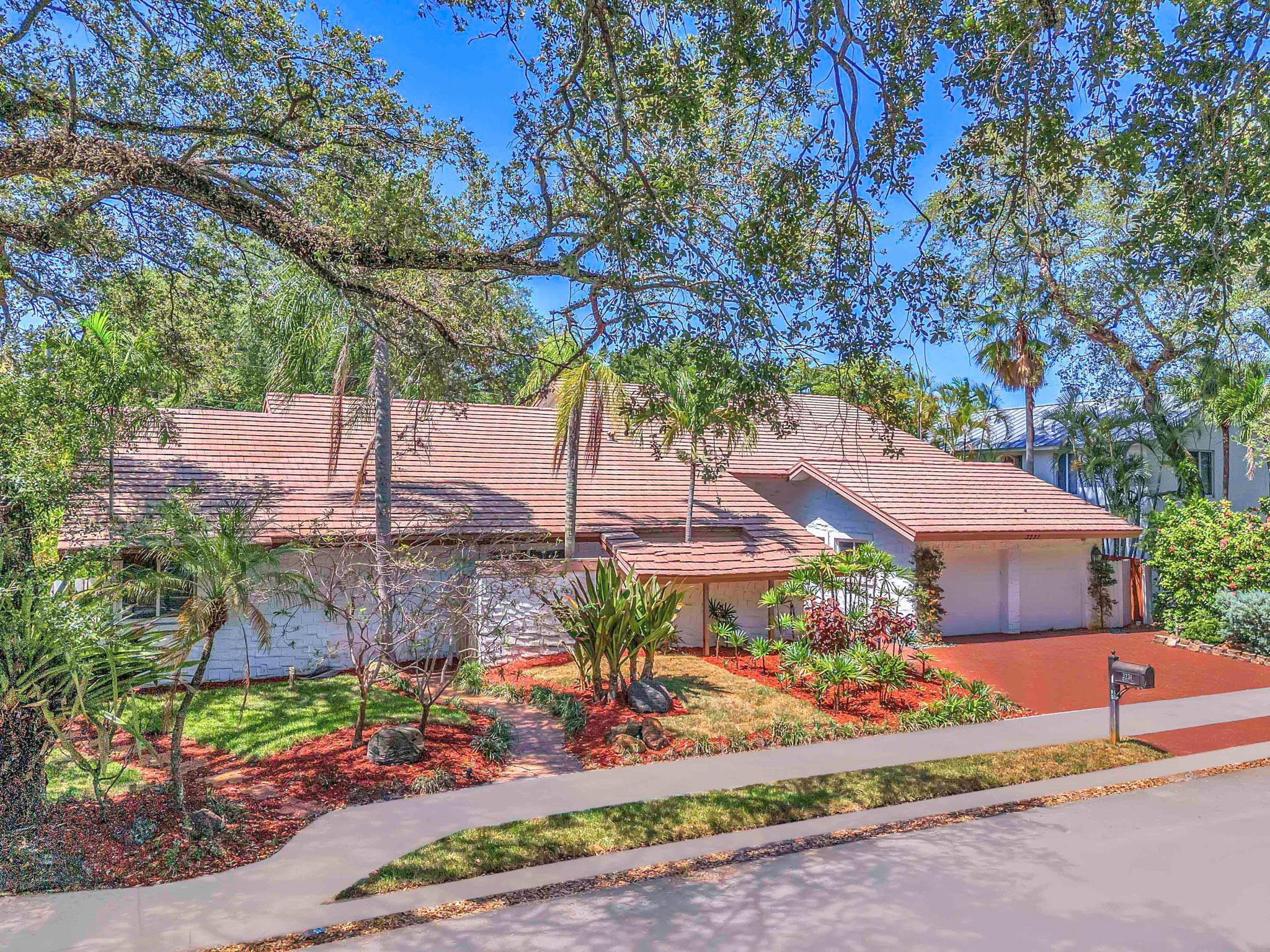 Homes for sale in Hollywood, FL | 3231 N 38Th St, Hollywood, FL 33021 | MLS# F10518588