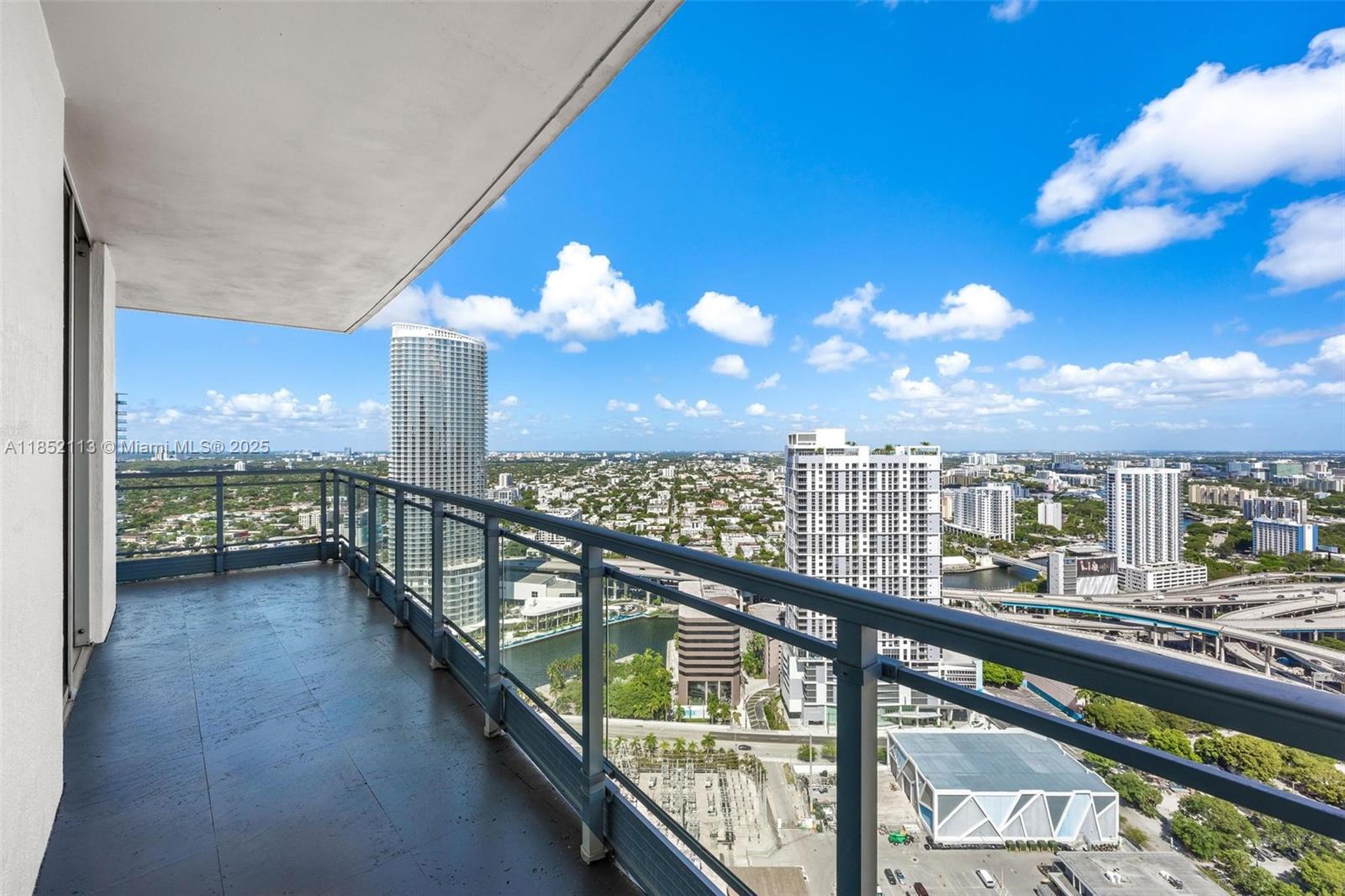 Condo for Sale in Miami, FL