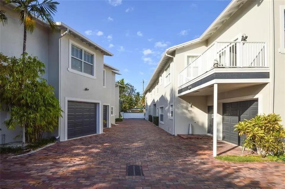 303 SE 22 Street 303