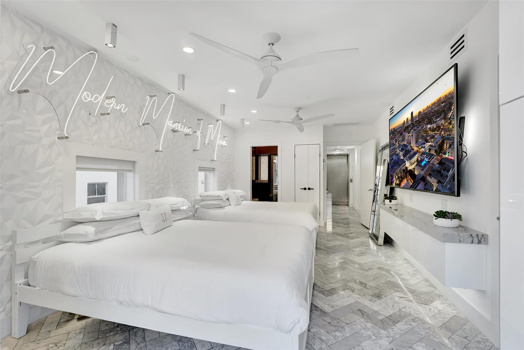 Homes for sale in Miami Beach, FL | 124 11th St, Miami Beach, FL 33139 | MLS# F10518627