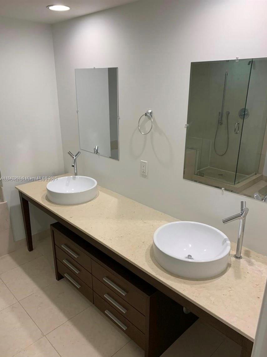 495 Brickell Ave #BAY706, Miami FL 33131