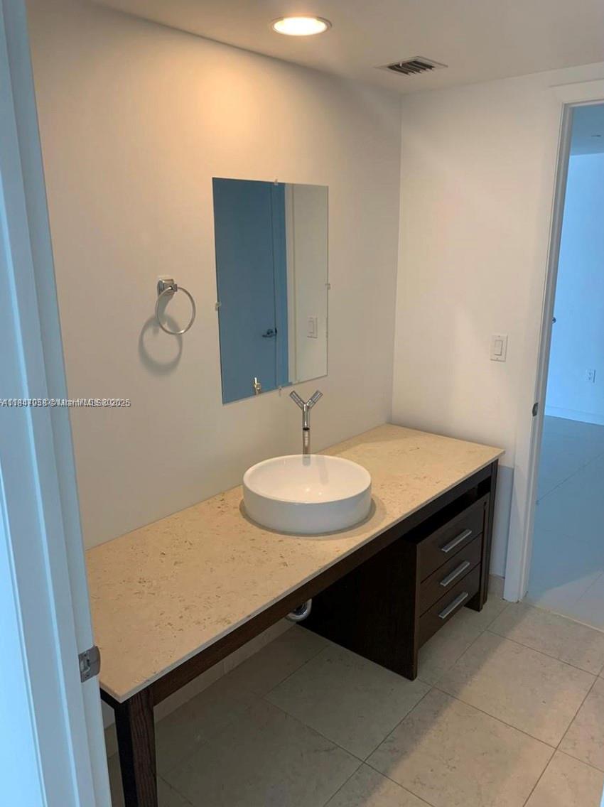 495 Brickell Ave #BAY706, Miami FL 33131