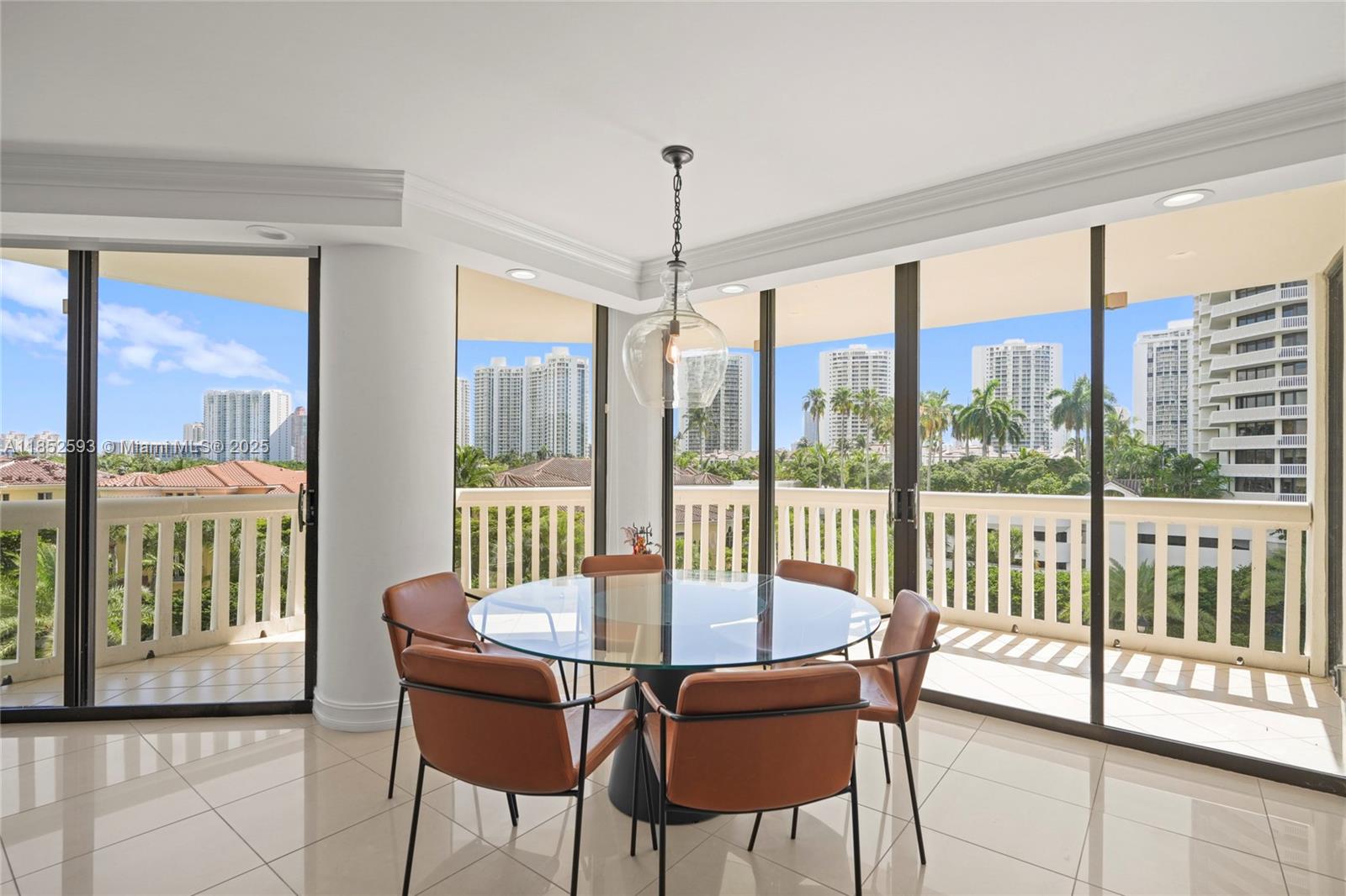 Condo for Sale in Aventura, FL