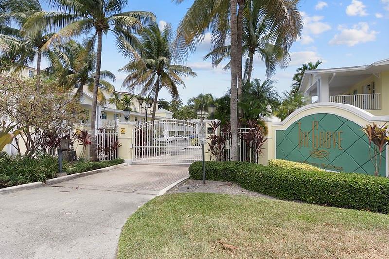 Homes for sale in Wilton Manors, FL | 2660 Ne 8th Ave #105, Wilton Manors, FL 33334 | MLS# F10518777