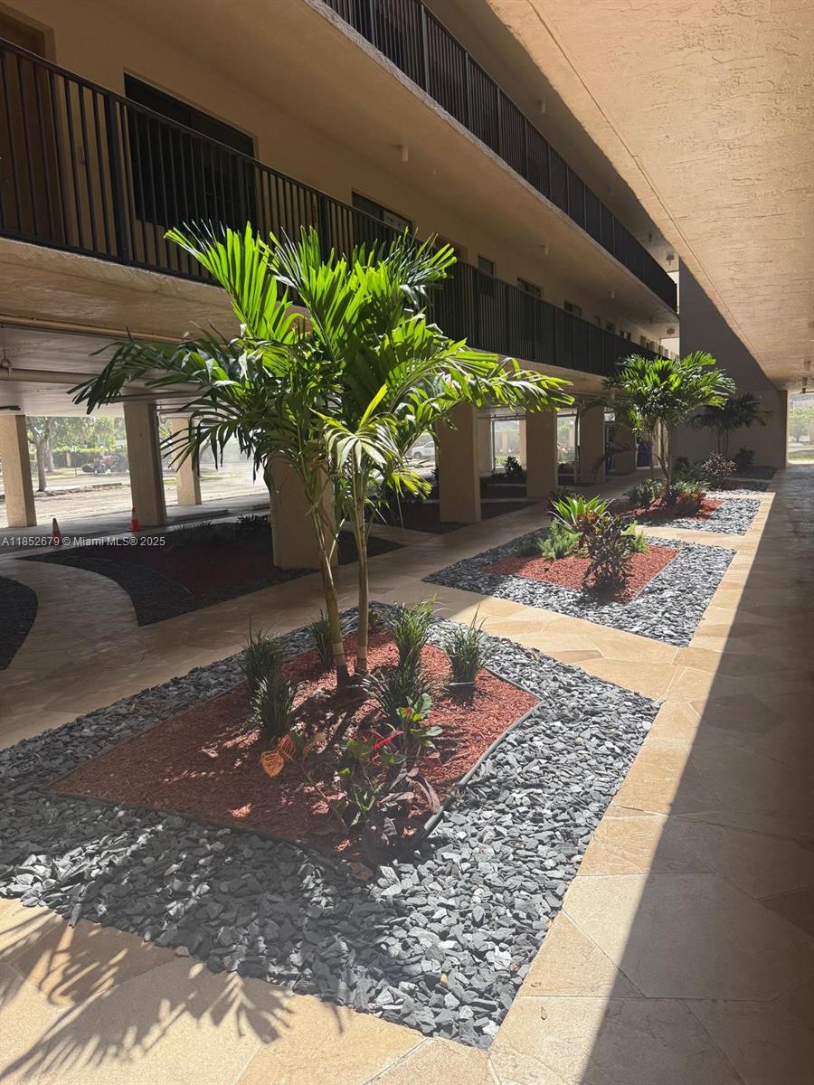 Eaton At Hamptons West Co