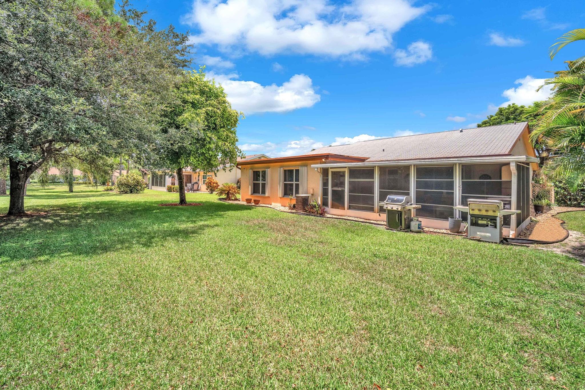 Homes for sale in Greenacres, FL | 6104 Rainbow Cir, Greenacres, FL 33463 | MLS# F10518742