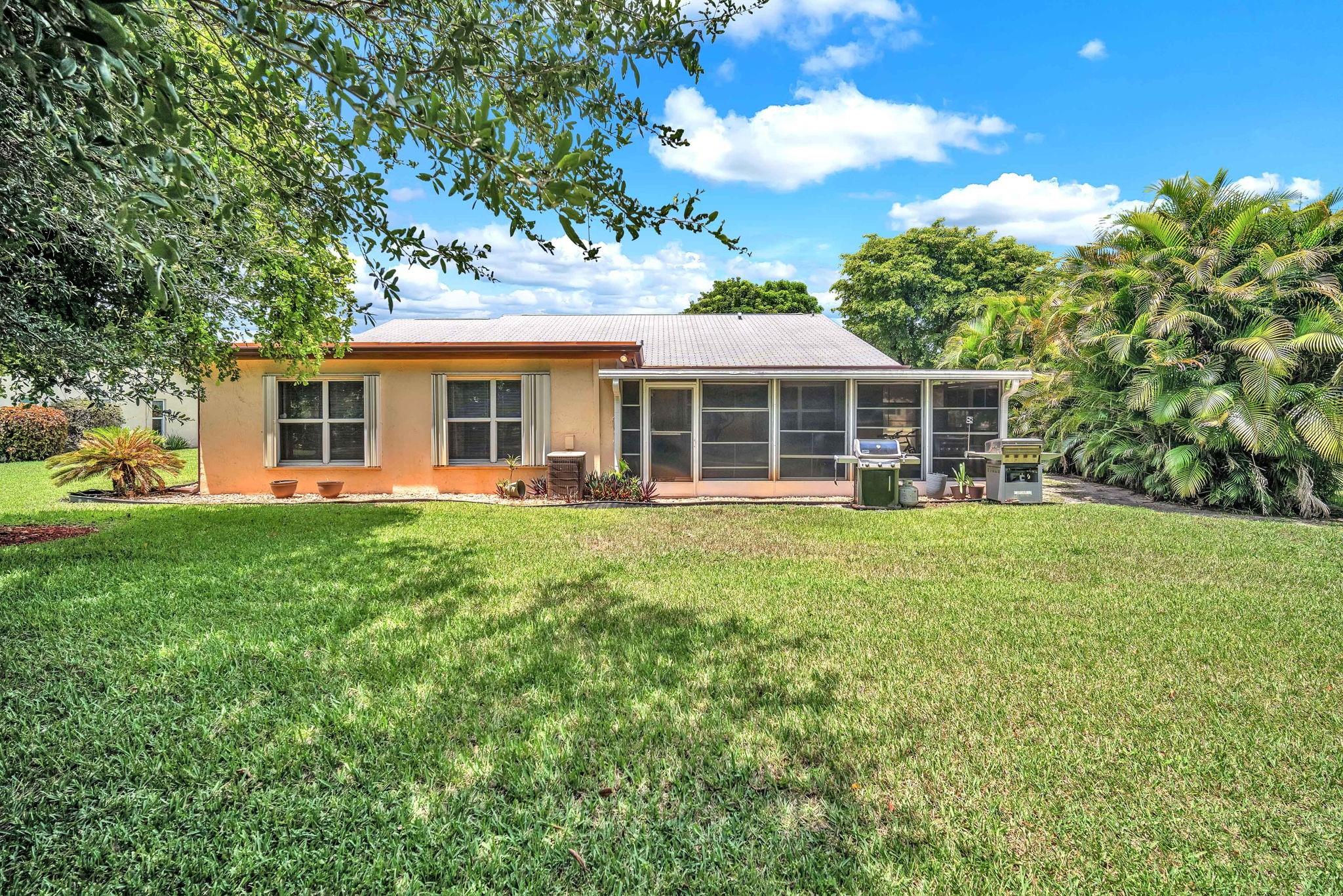 Homes for sale in Greenacres, FL | 6104 Rainbow Cir, Greenacres, FL 33463 | MLS# F10518742