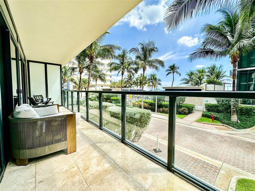 Condo for Sale in Hollywood, FL