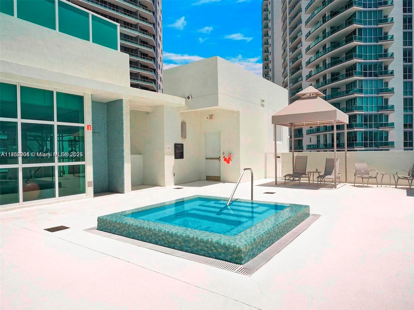 218 SE 14th St #1407, Miami FL 33131