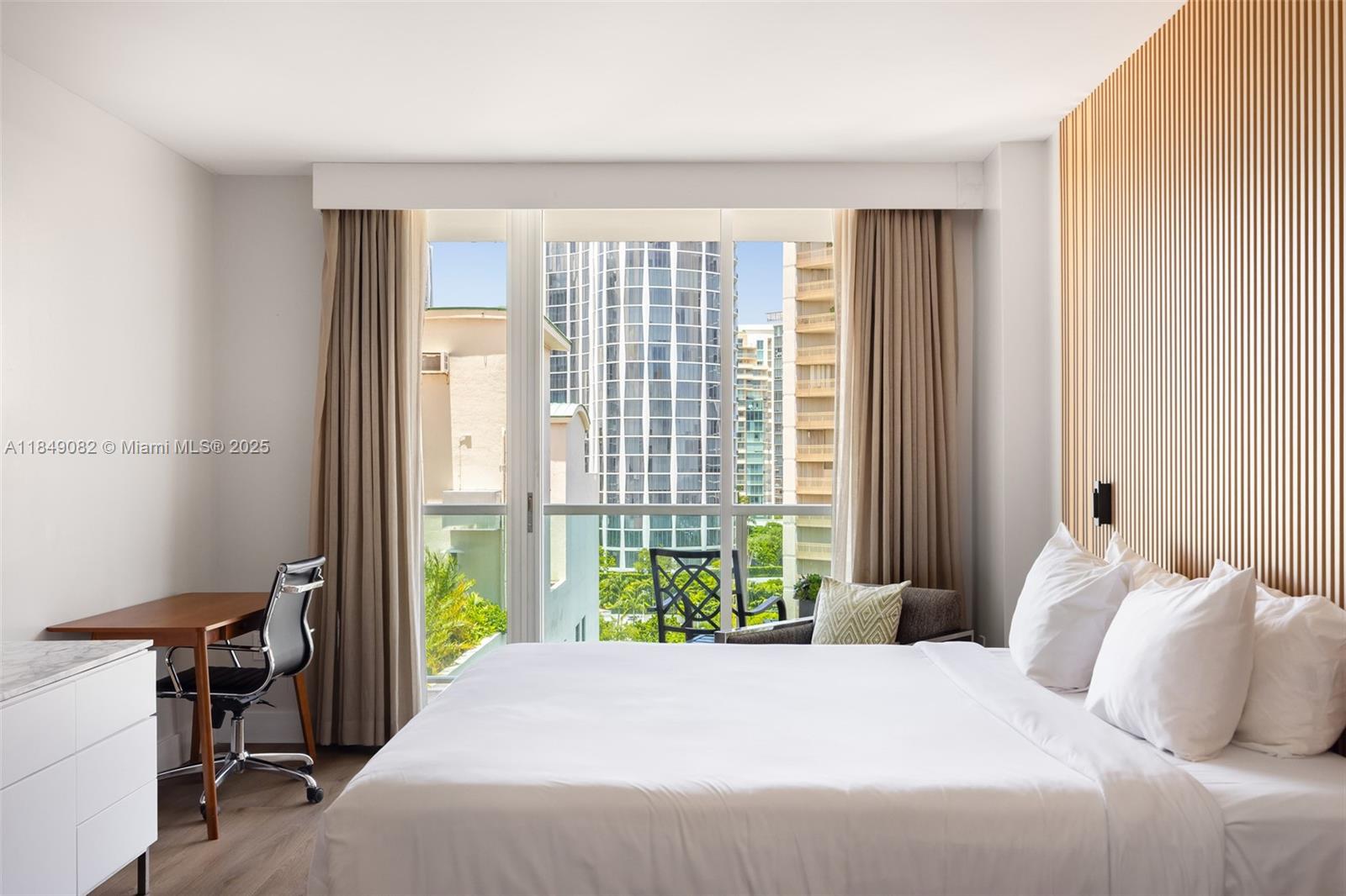 2889 Mcfarlane Rd 905