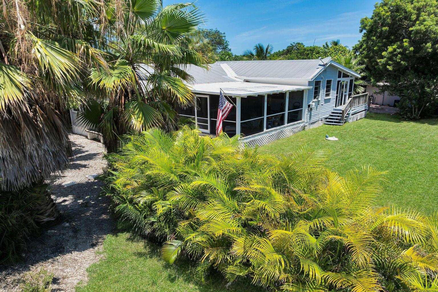 Homes for sale in Big Pine Key, FL | 30461 Sw Poinciana Rd, Big Pine Key, FL 33043 | MLS# F10518459
