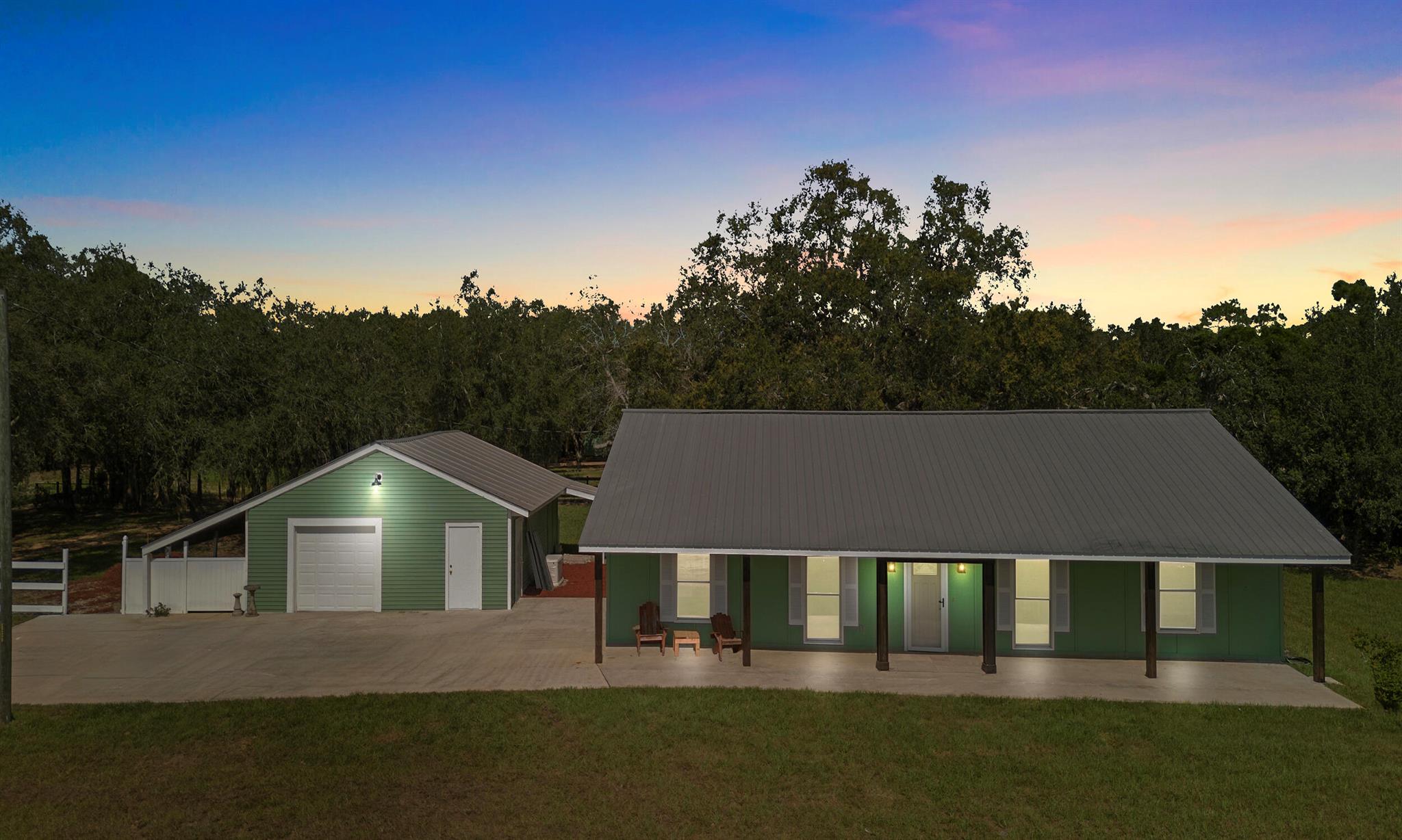 Homes for sale in Sebring, FL | 2011 Hartt Road, Sebring, FL 33870 | MLS# R11113143