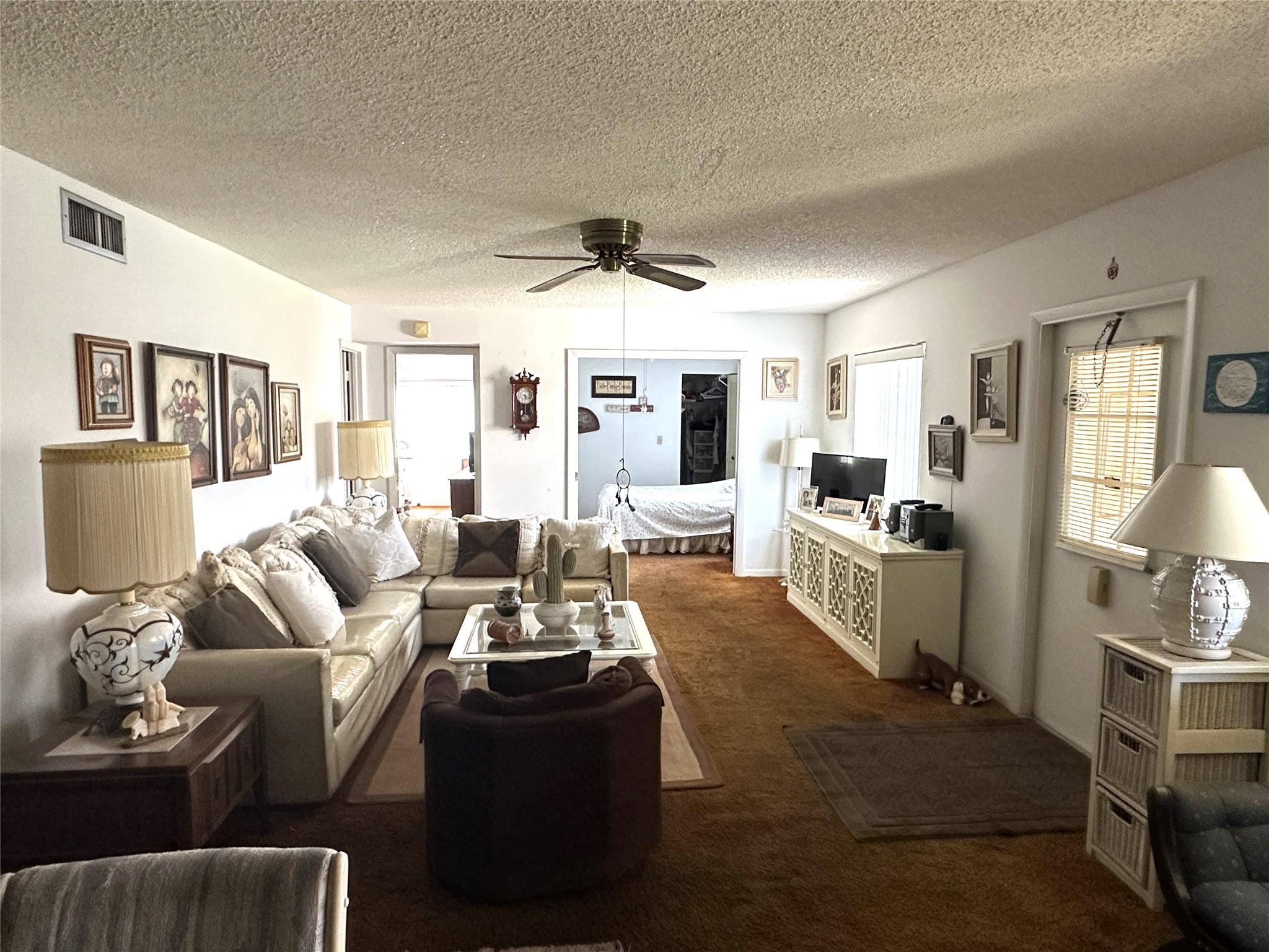 Homes for sale in Greenacres, FL | 320 Pine Ridge Cir #B2, Greenacres, FL 33463 | MLS# F10518090