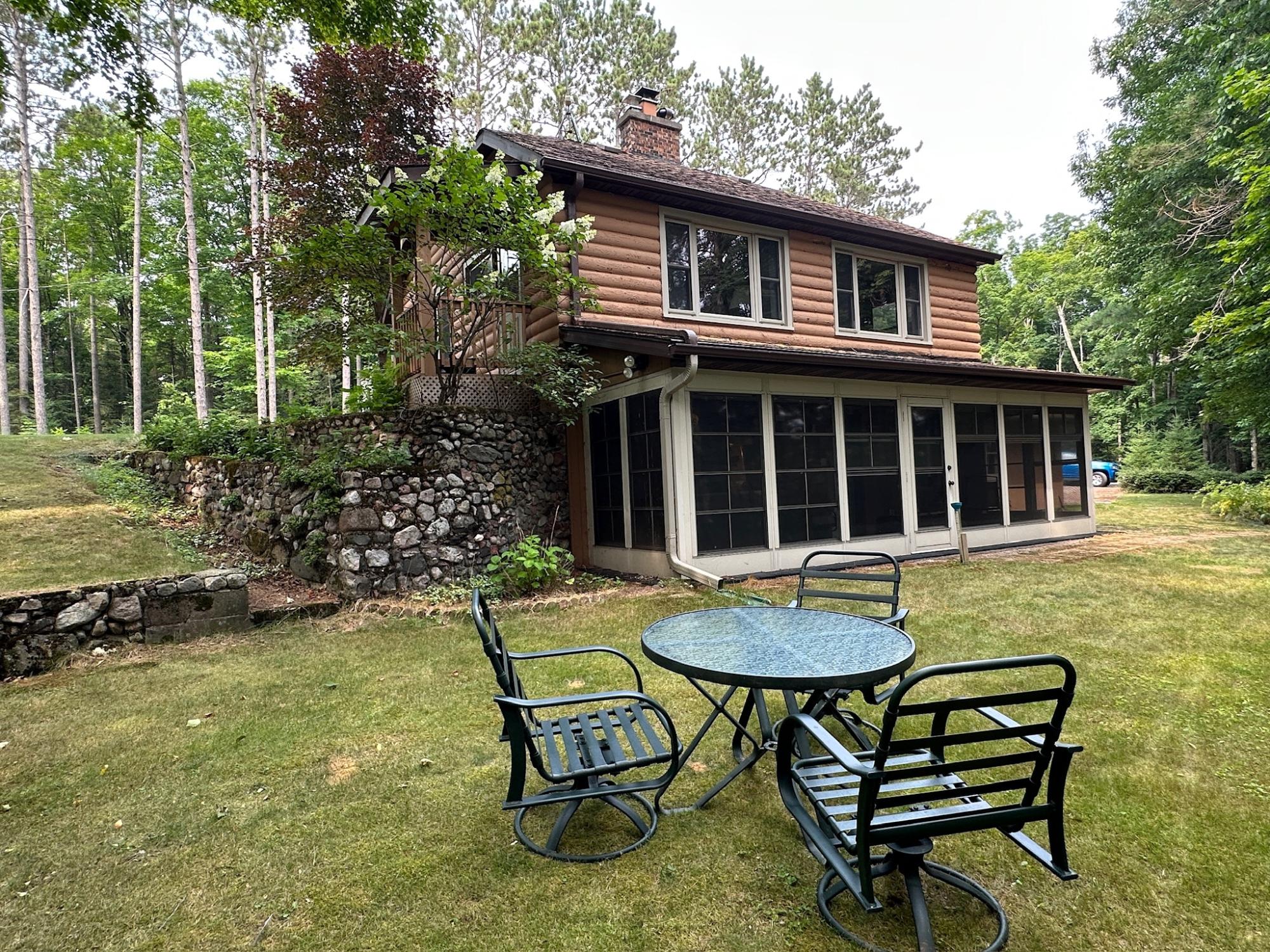 Undocumented Lake house picture